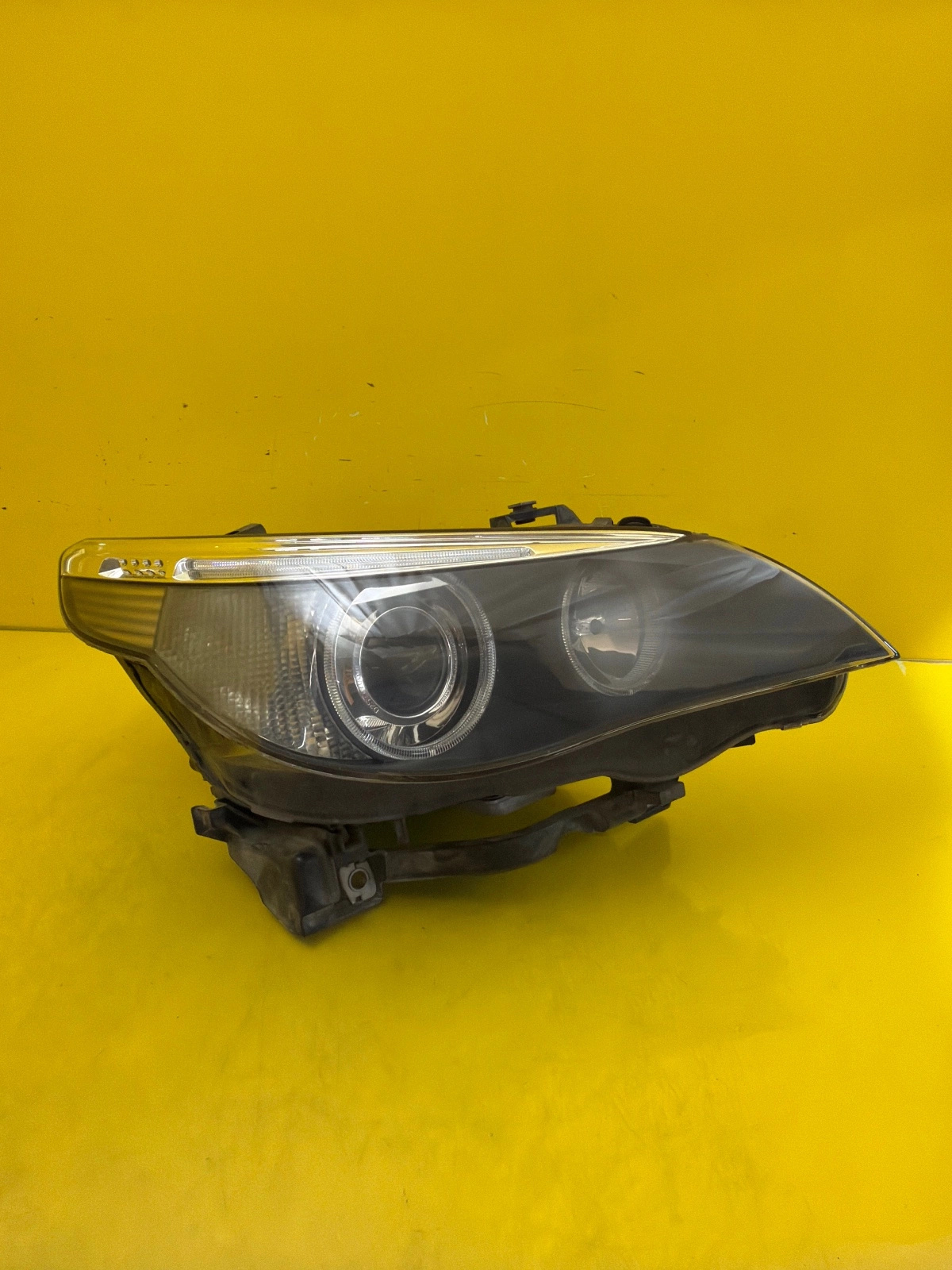 light right Bmw 5 E60 E61 Lift 2007-2010 Bi-Xenon Skretna D1S