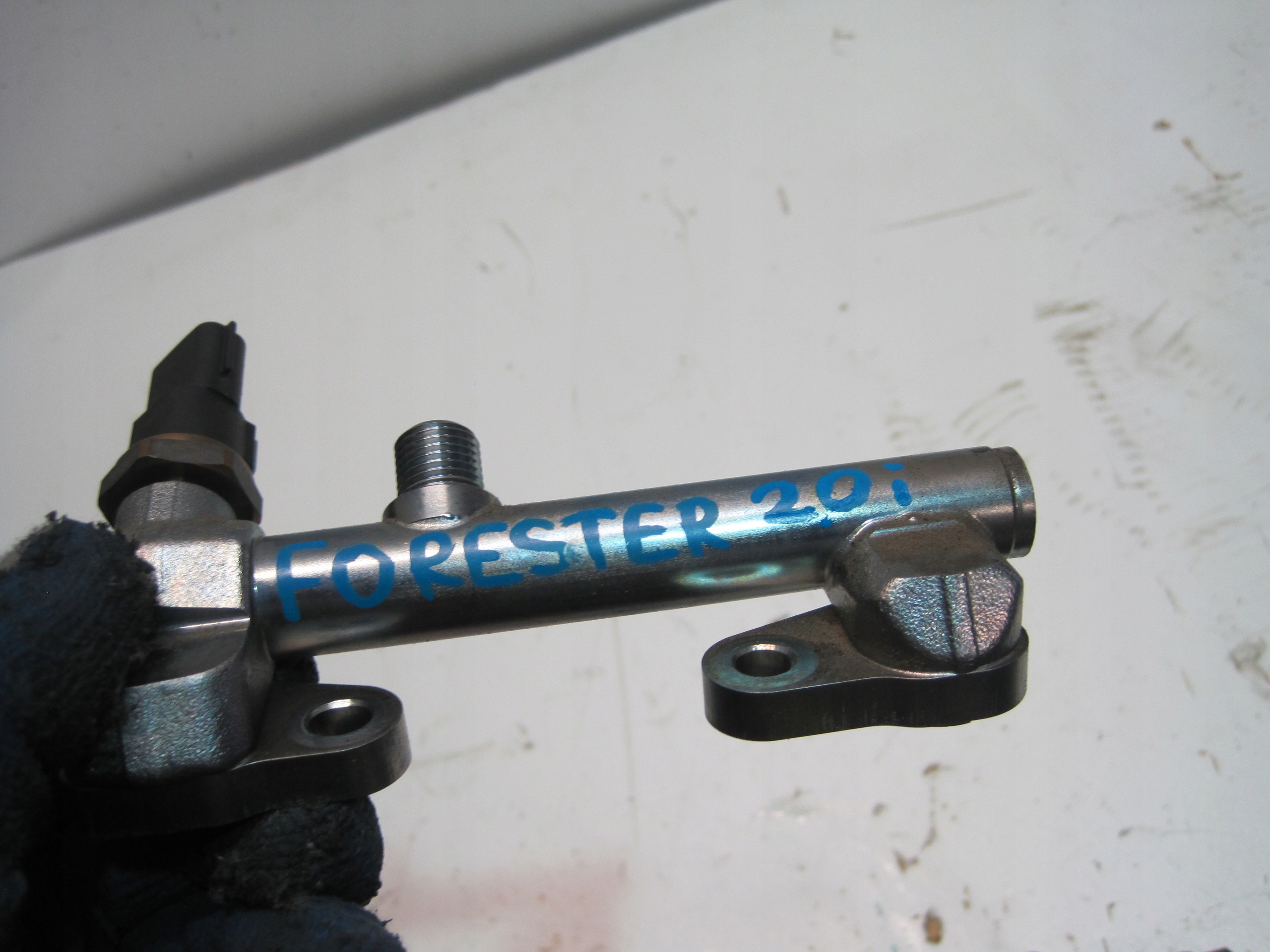injection ramp SUBARU FORESTER V 2.0i