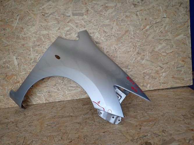 TOYOTA AURIS and 07- fender right front front