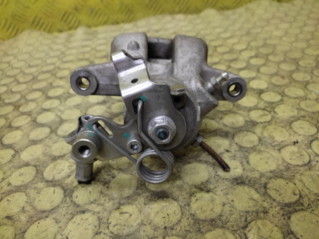 PEUGEOT 307 caliper brake left rear part
