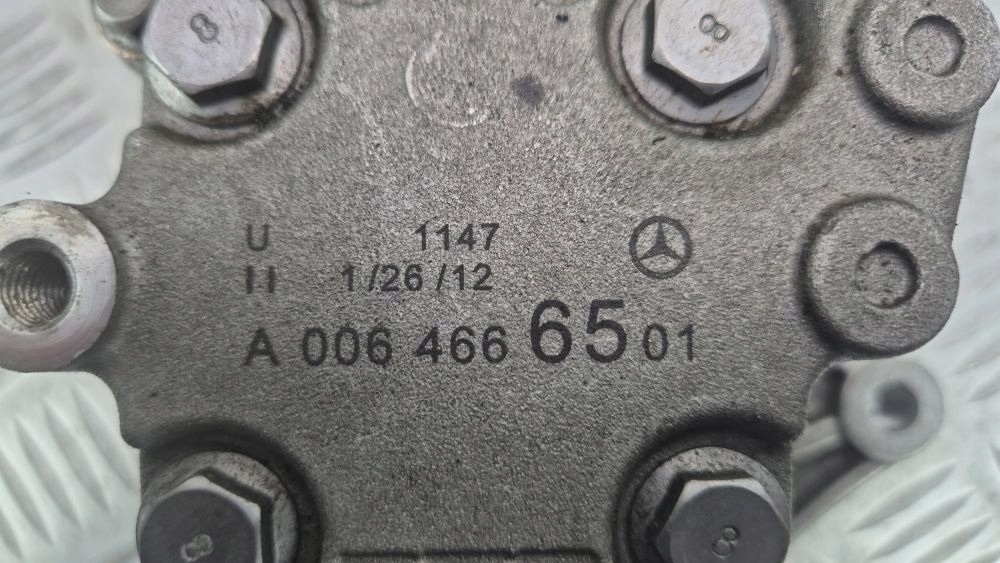 Mercedes E250 CGI W212 servo pump A0064666501