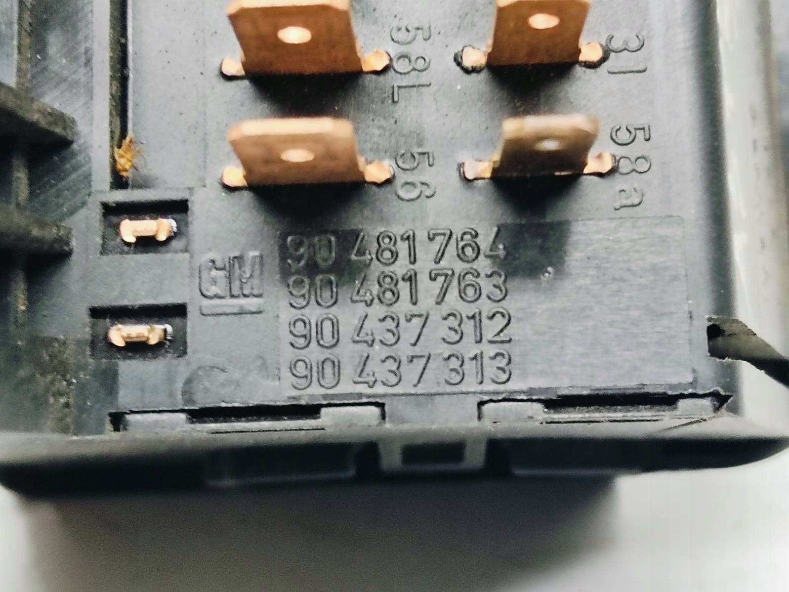 interruttore luci Opel Astra F 1.4 8V 90481764