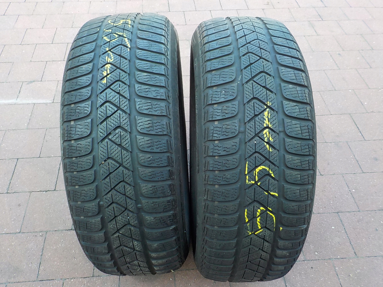 2x OPONY PIRELLI SOTTOZERO 3 215/60/16 5,5mm