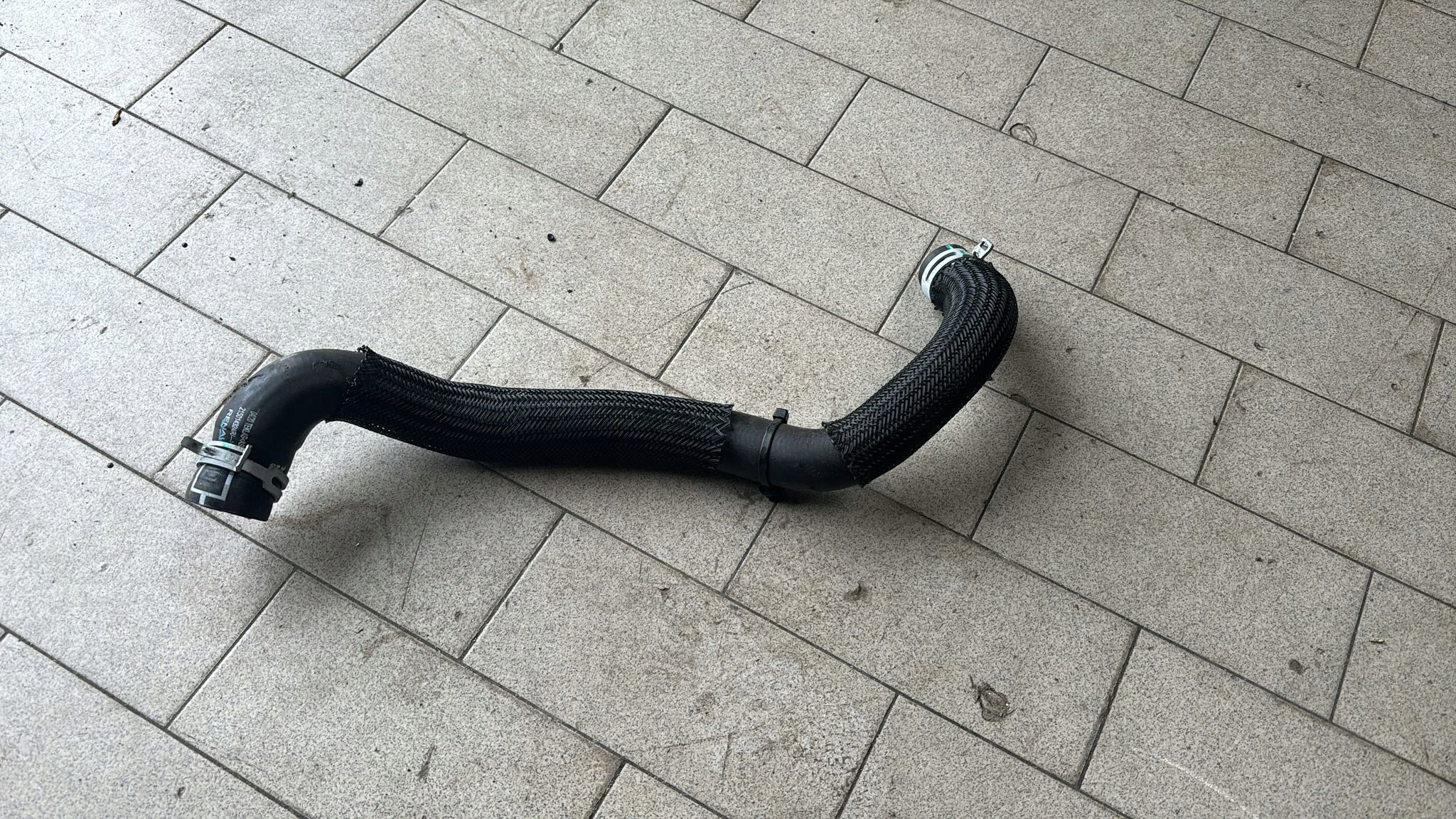 prijenos crijevo vode RENAULT ARKANA 1.3 TCE 215014324R