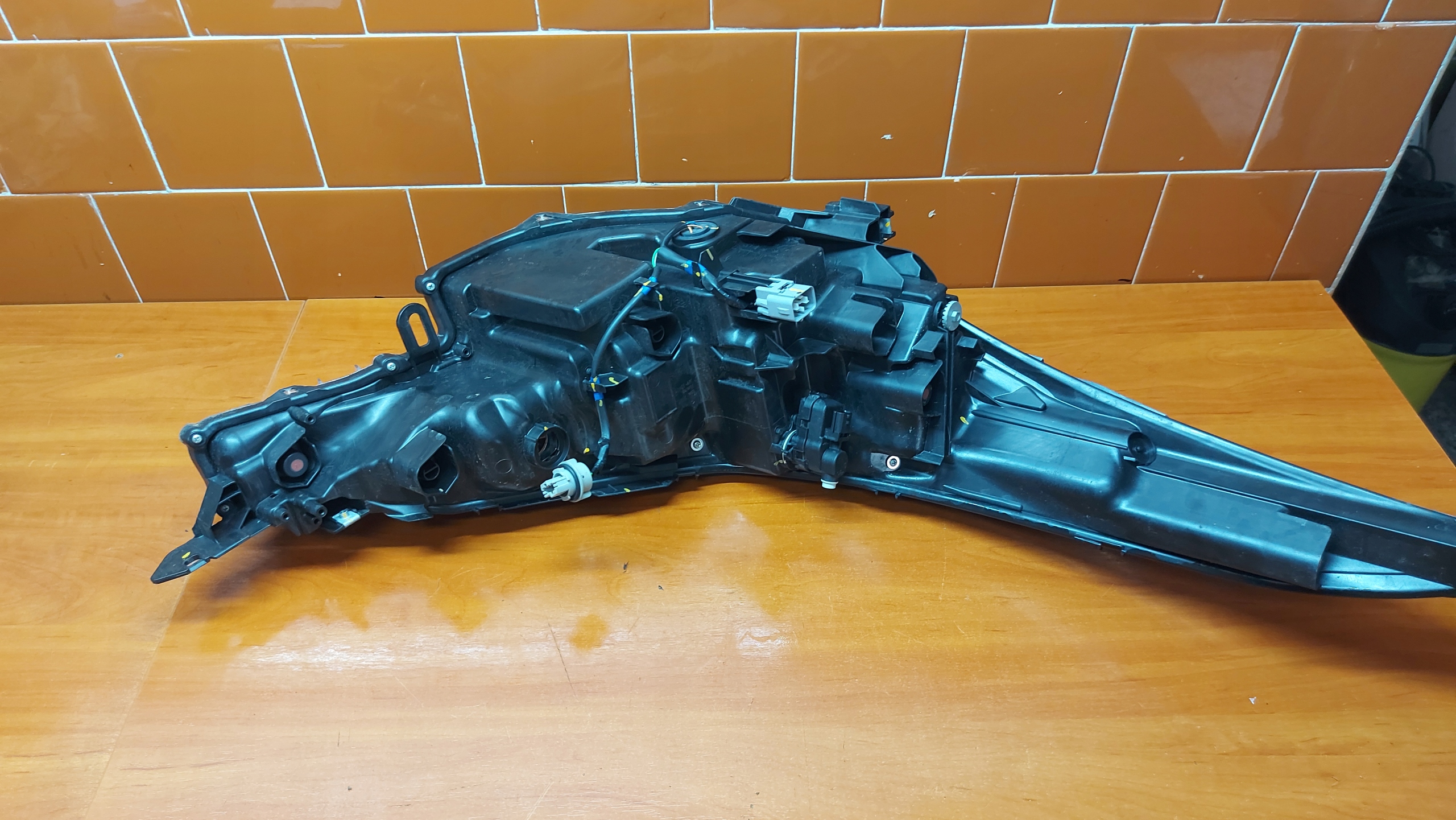 REFLEKTOR light left left front TOYOTA CHR C-HR 19- LIFT