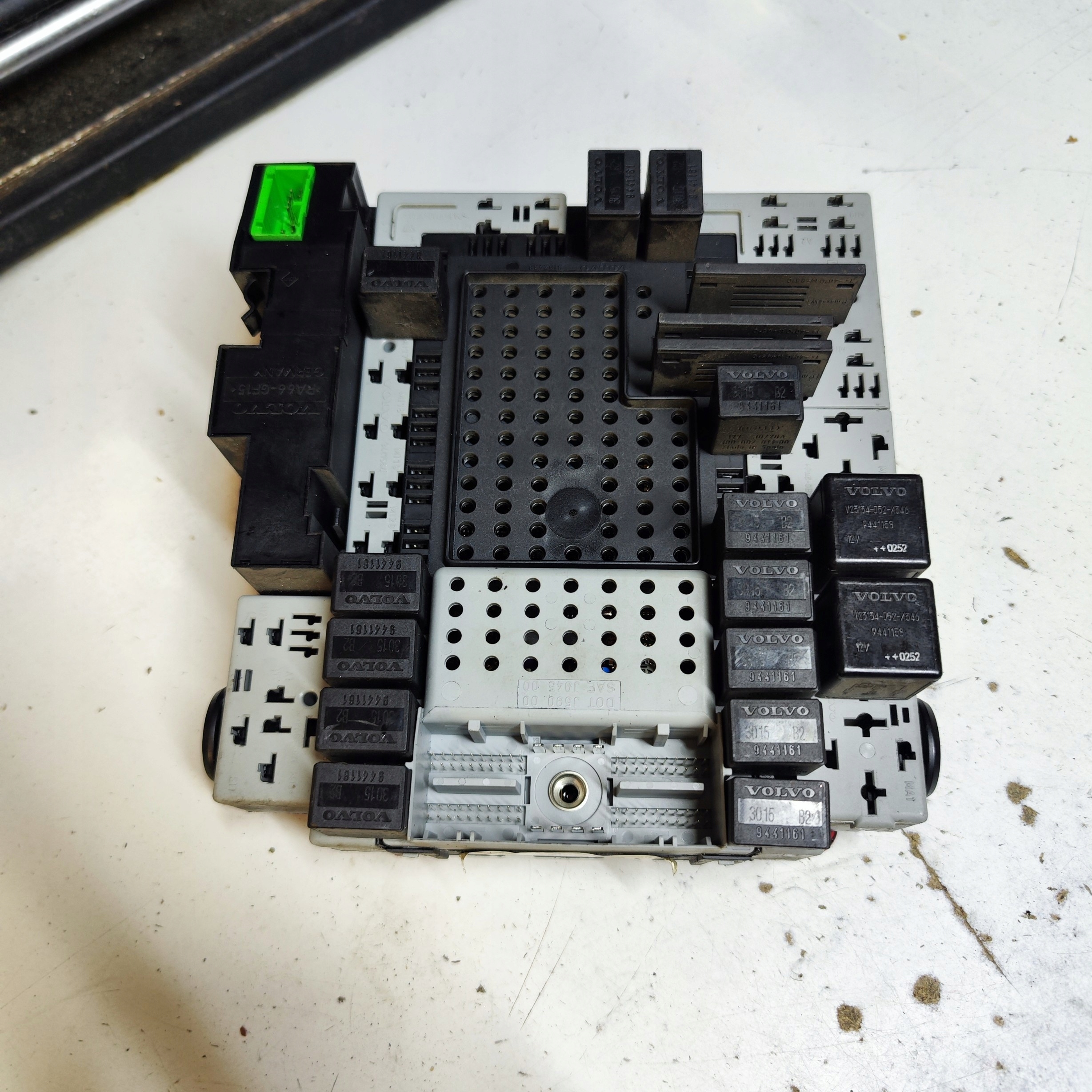 VOLVO XC90 2.4 modul CEM 30657428