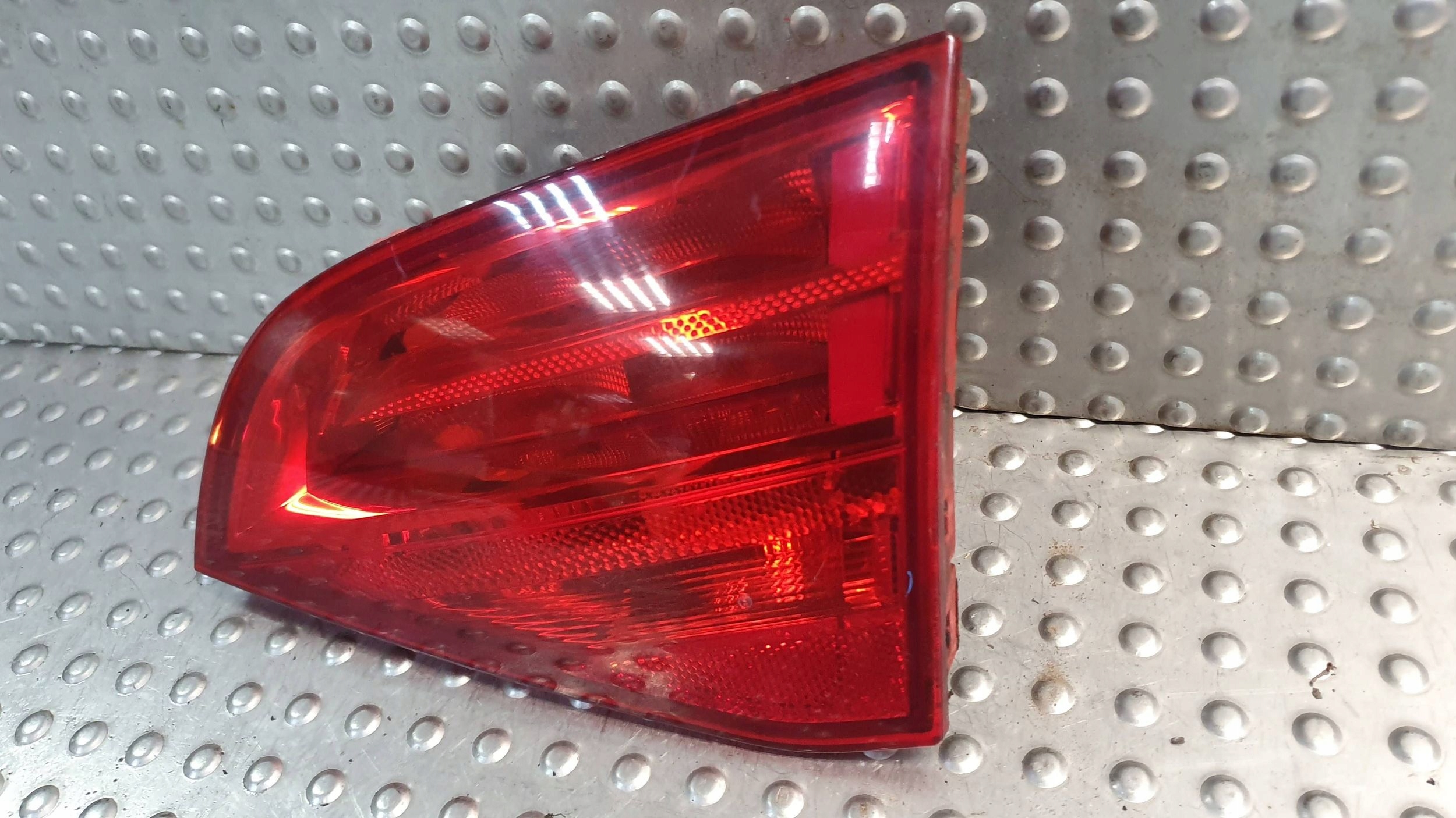 light rear part right to the bonnet AUDI A4 B8 KOMBI 08
