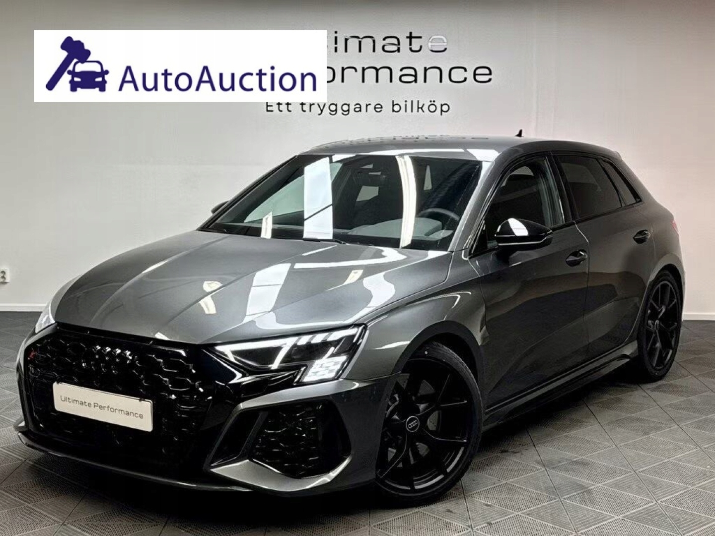 Audi RS3 Sportback TFSI Quattro 2024 2.5 Benzyna 400KM