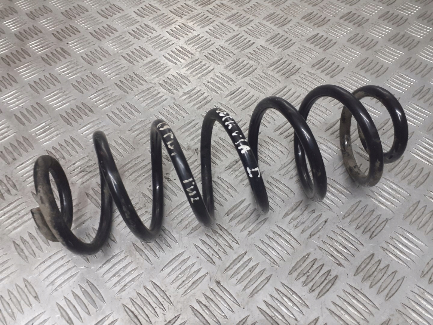 SPRĘŻYNA TYŁ SKODA OCTAVIA II