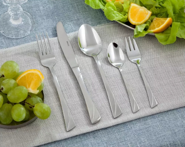 SZTUĆCE Zestaw Sztućców 72 EL MAT SATYNA Walizka Typ produktu wielorazowy