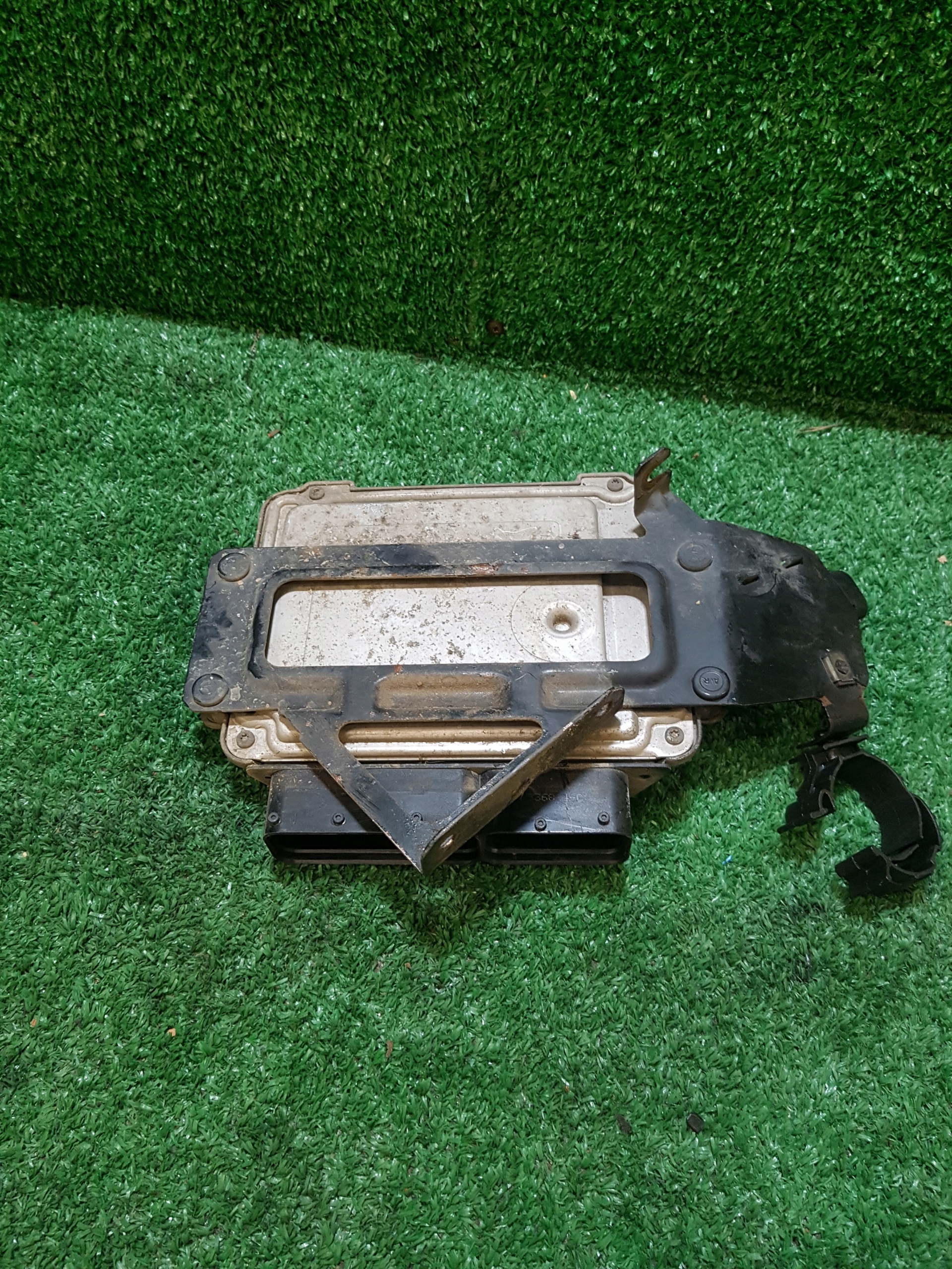 computer of the engine control unit ECU CITROEN JUMPER 2 51833621 2.3 JTD