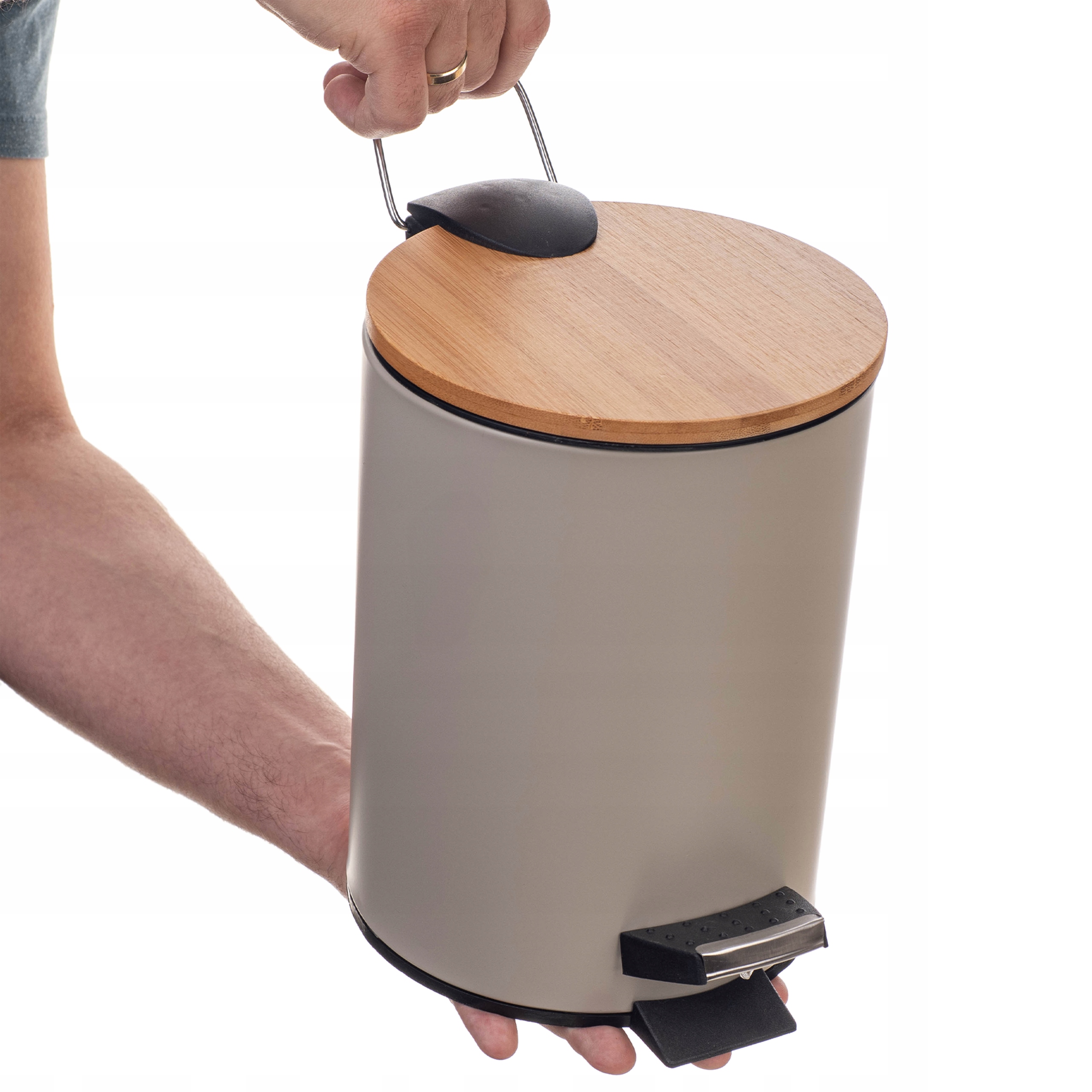 ZESTAW ŁAZIENKOWY BEŻOWY KOSZ NA ŚMIECI STOJAK NA PAPIER TOALETOWY SZCZOTKA Marka Kadax