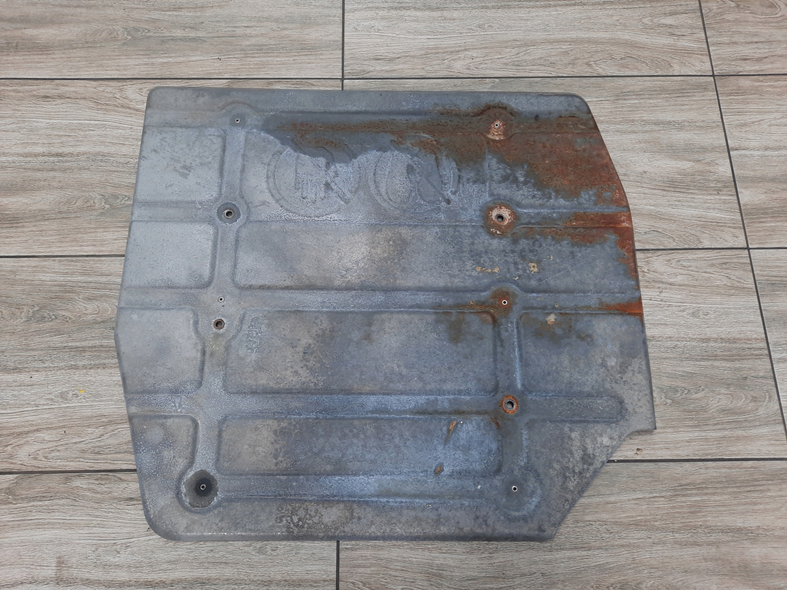 КРЫШКА КАТАЛИТИЧЕСКОГО НЕЙТРАЛИЗАТОРА RENAULT GAMA T VOLVO FH 4