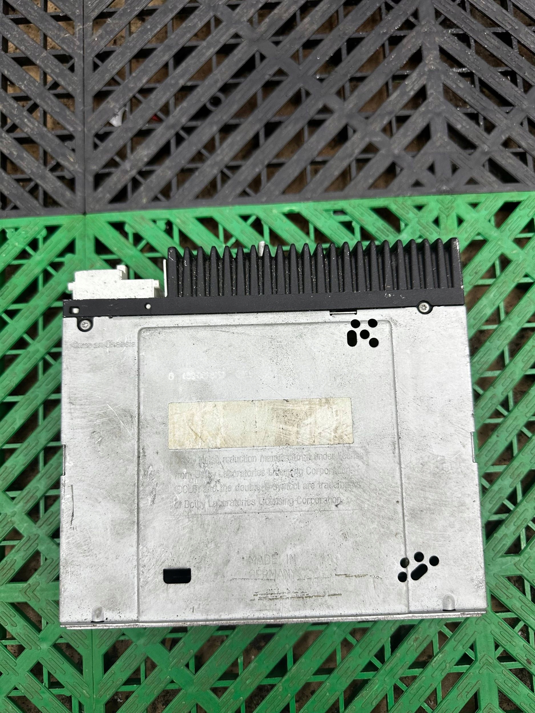 verstärker antenne BMW 7 E38 6907131