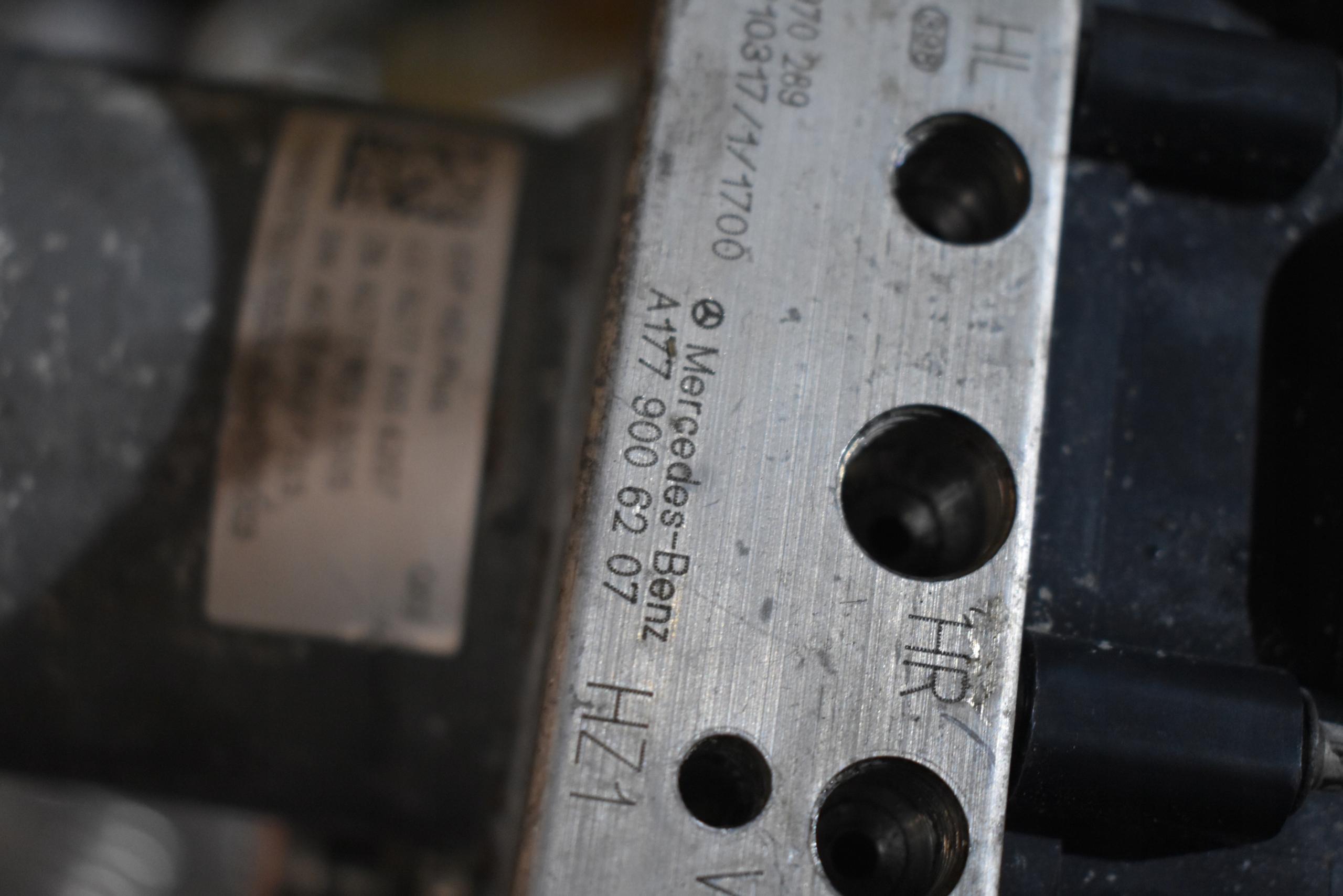 IDEALNY control unit pump ABS MERCEDES X247 W177 1 9