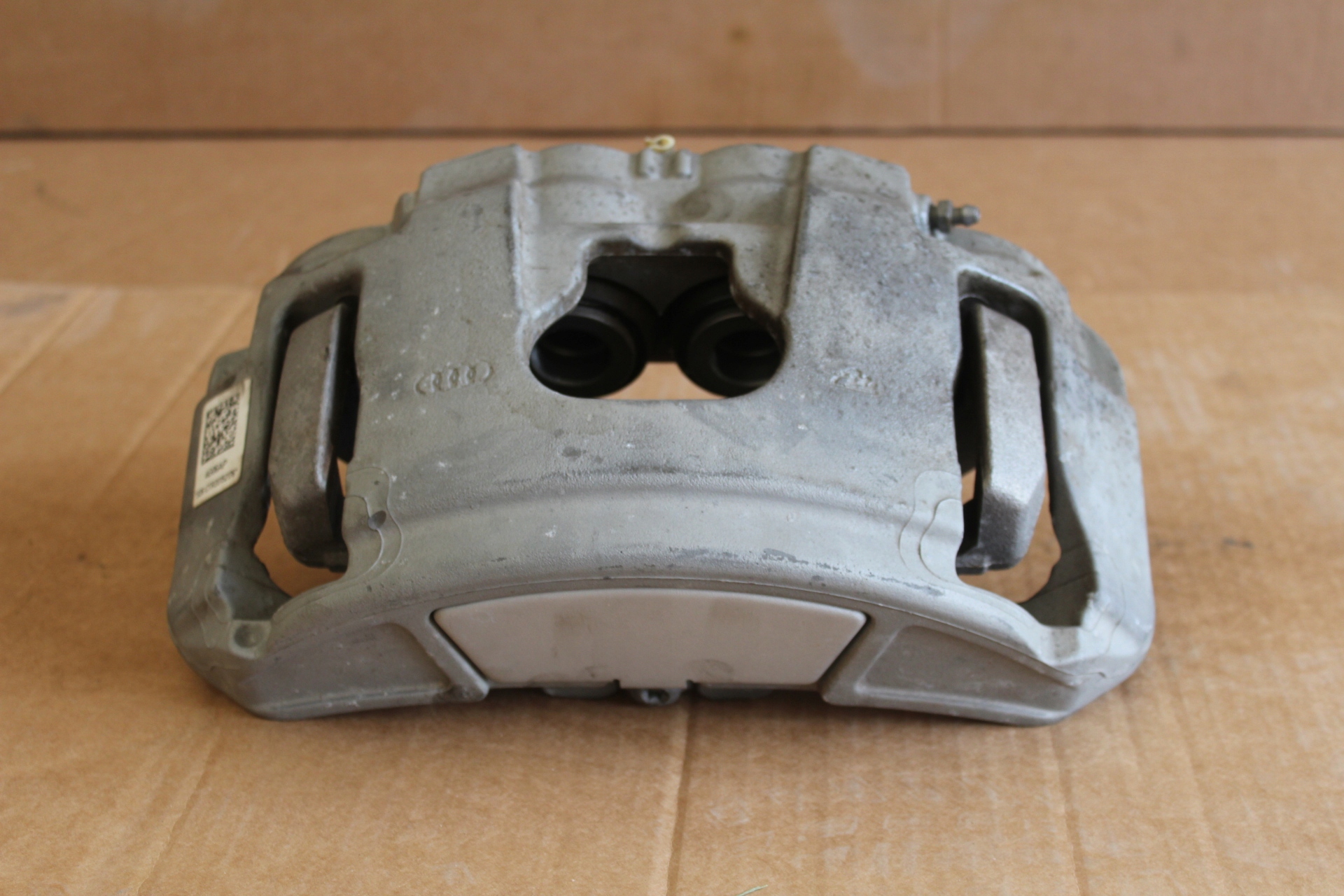 Zacisk hamulcowy przód prawy Audi A6 C7 4G LIFT Producent części Audi OE