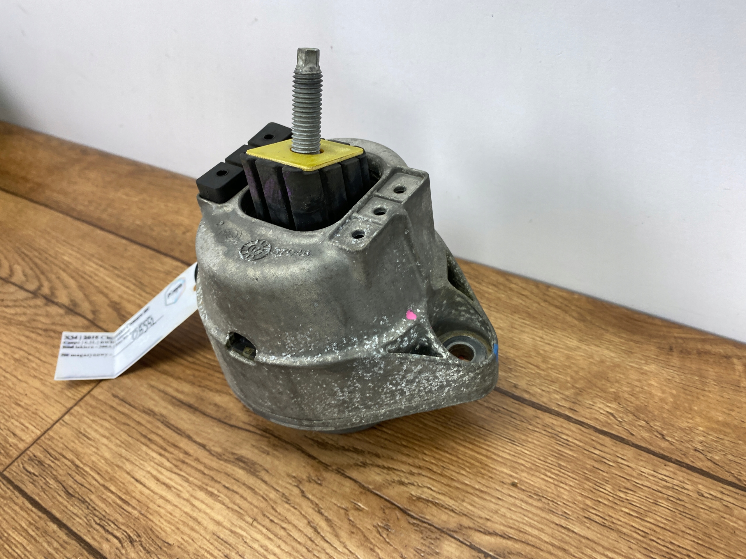 holder holder engine mount 6.2 Chevrolet Camaro 2016+ USA
