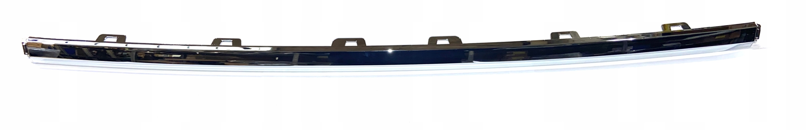 Listwa środkowa zderzaka tylnego