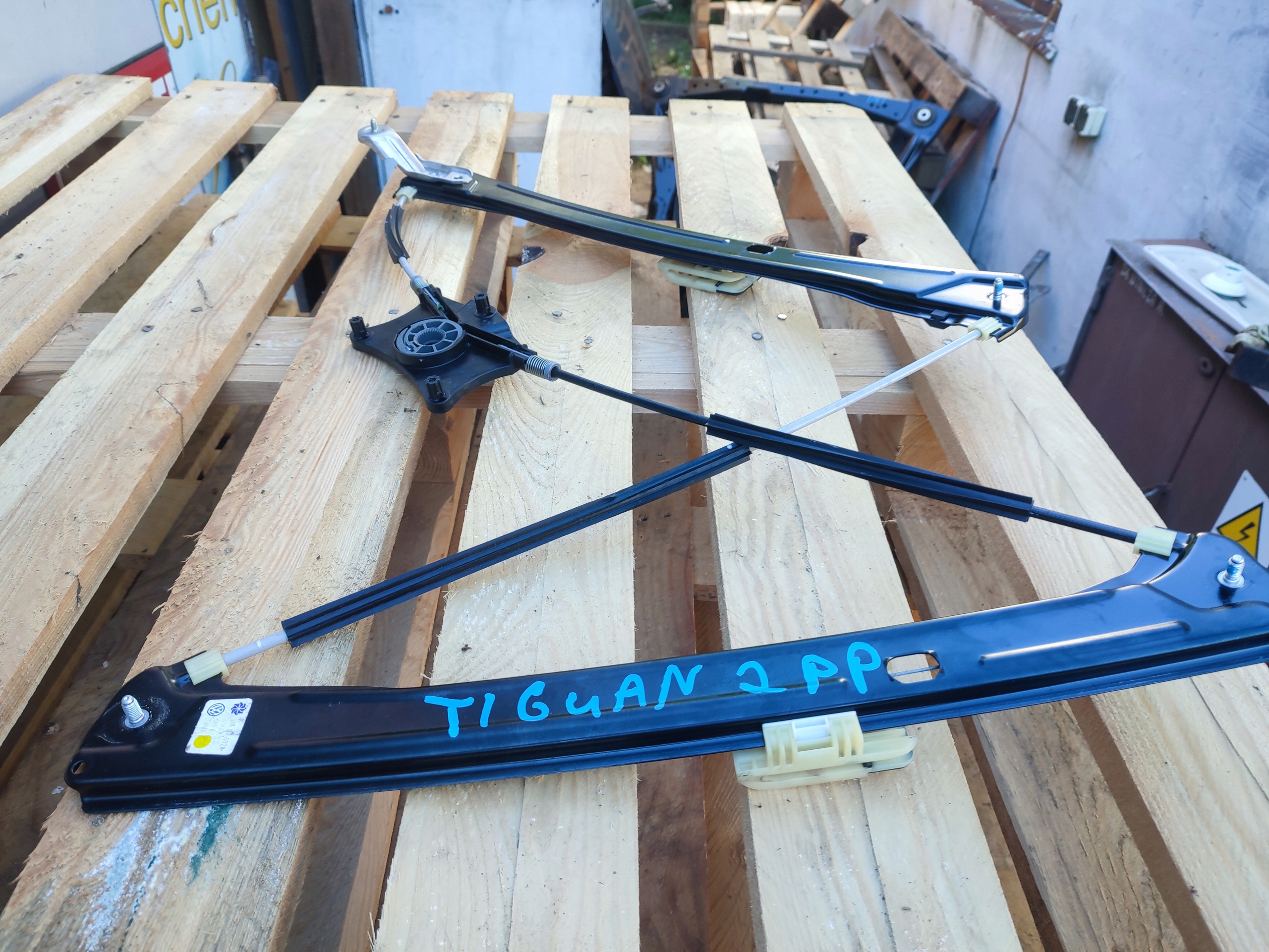 mechanism windows right front VW Tiguan II 5NA837462A
