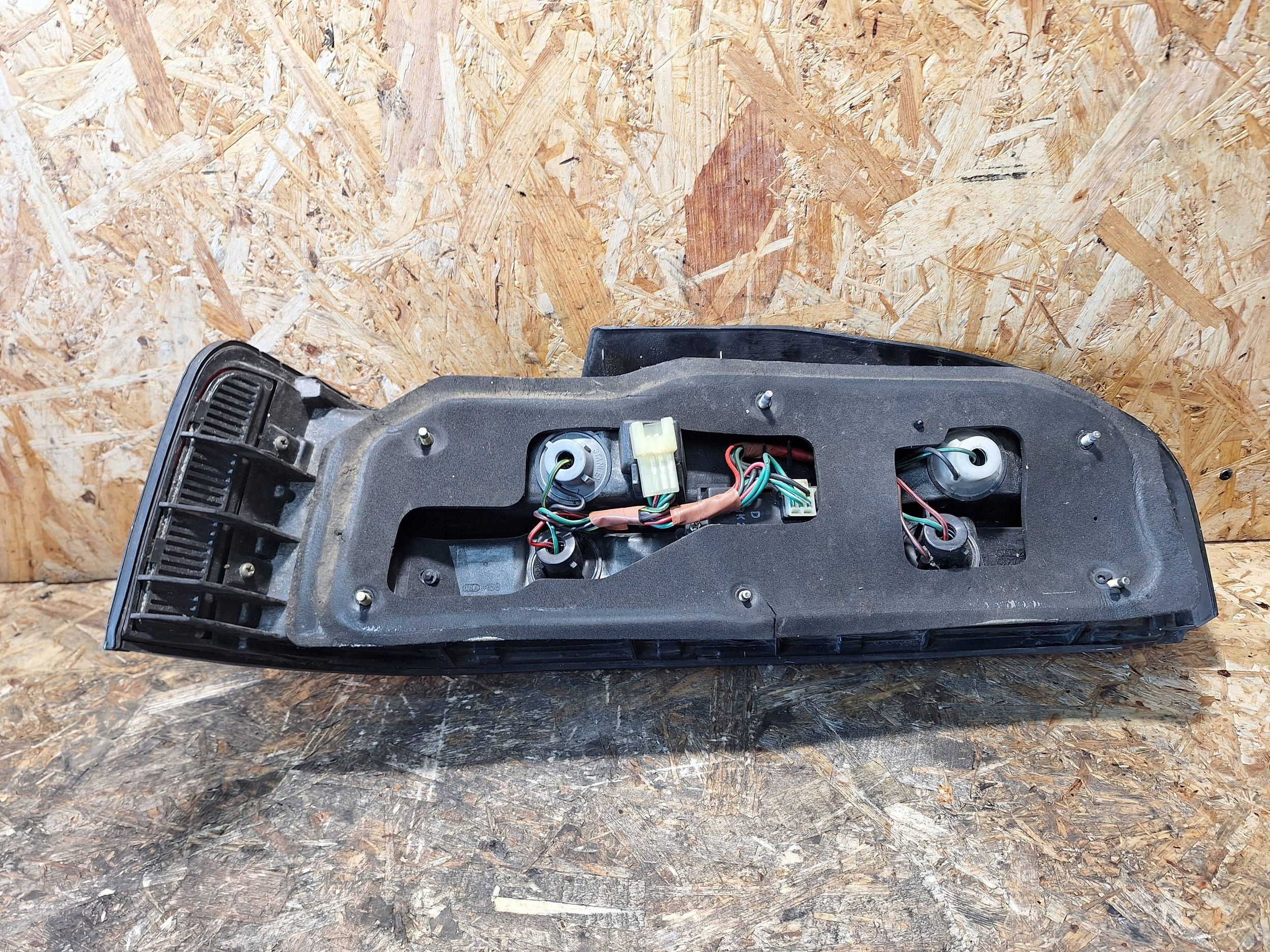 light rear part right HONDA LEGEND COUPE and 85-91 043-7482