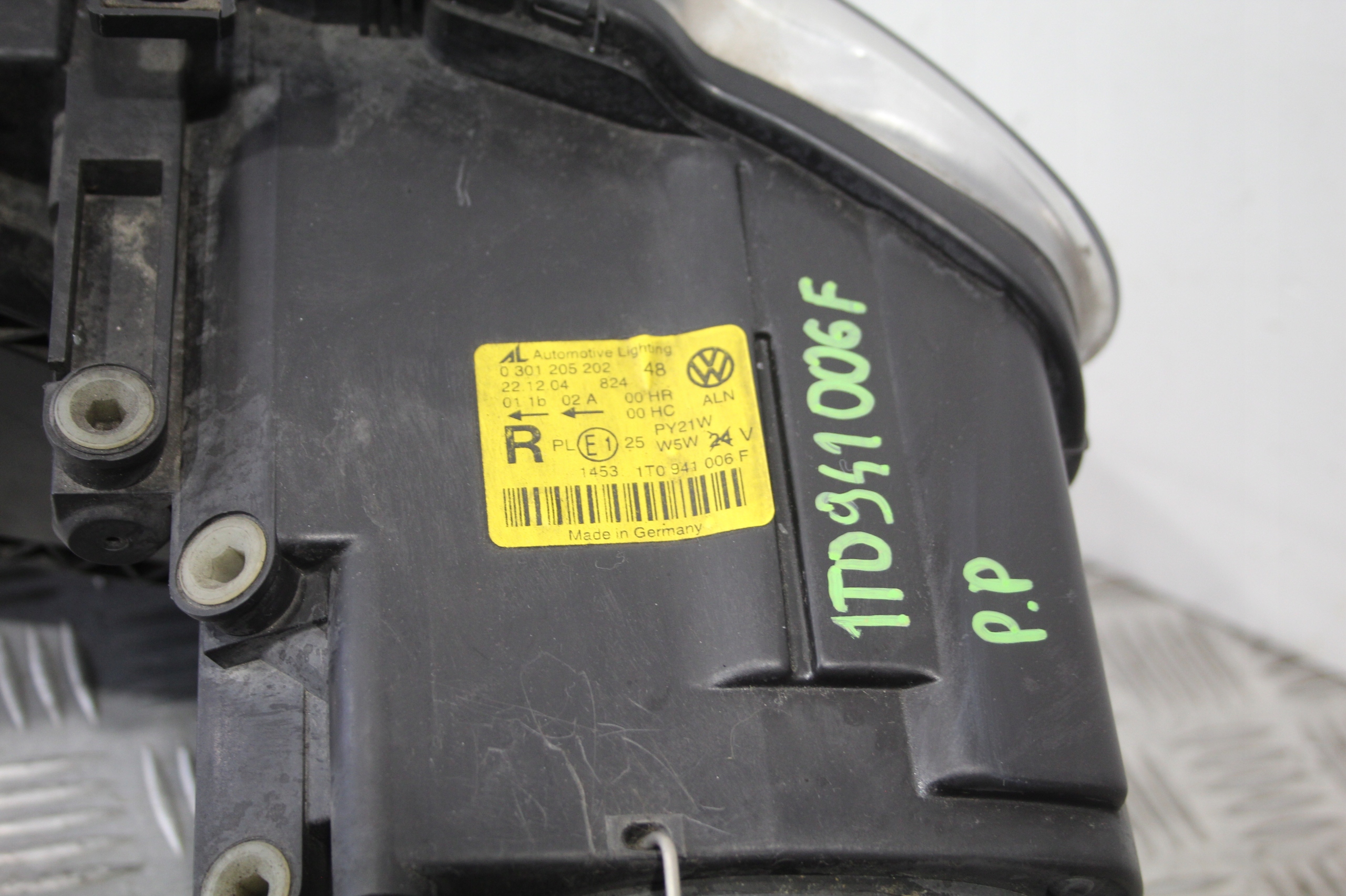 light right front TOURAN 1T0 1T 1T0941006F