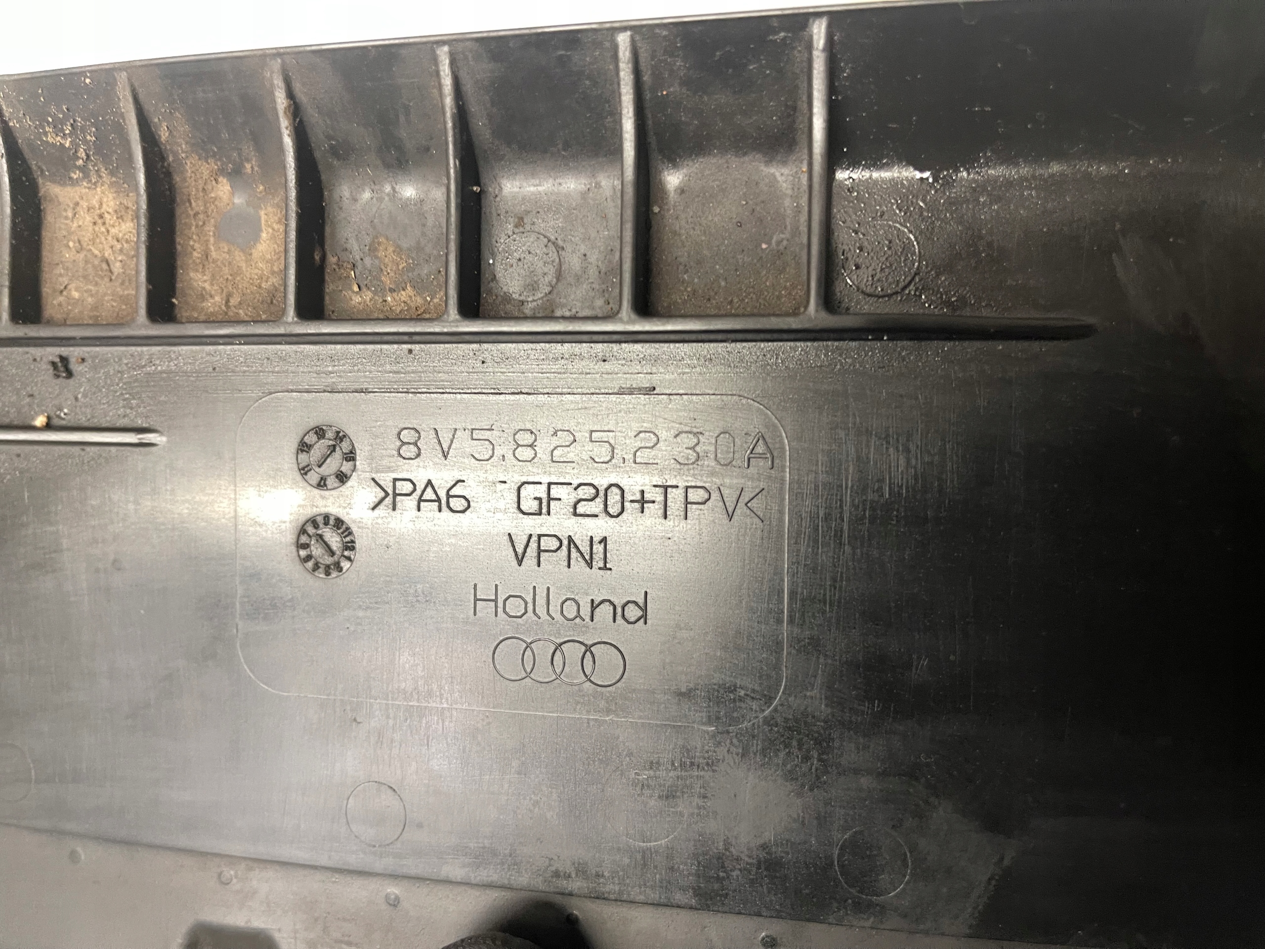 Blende Abdeckung abdeckung Unterfahrschutz AUDI A3 8V Sedan 8V5825230A