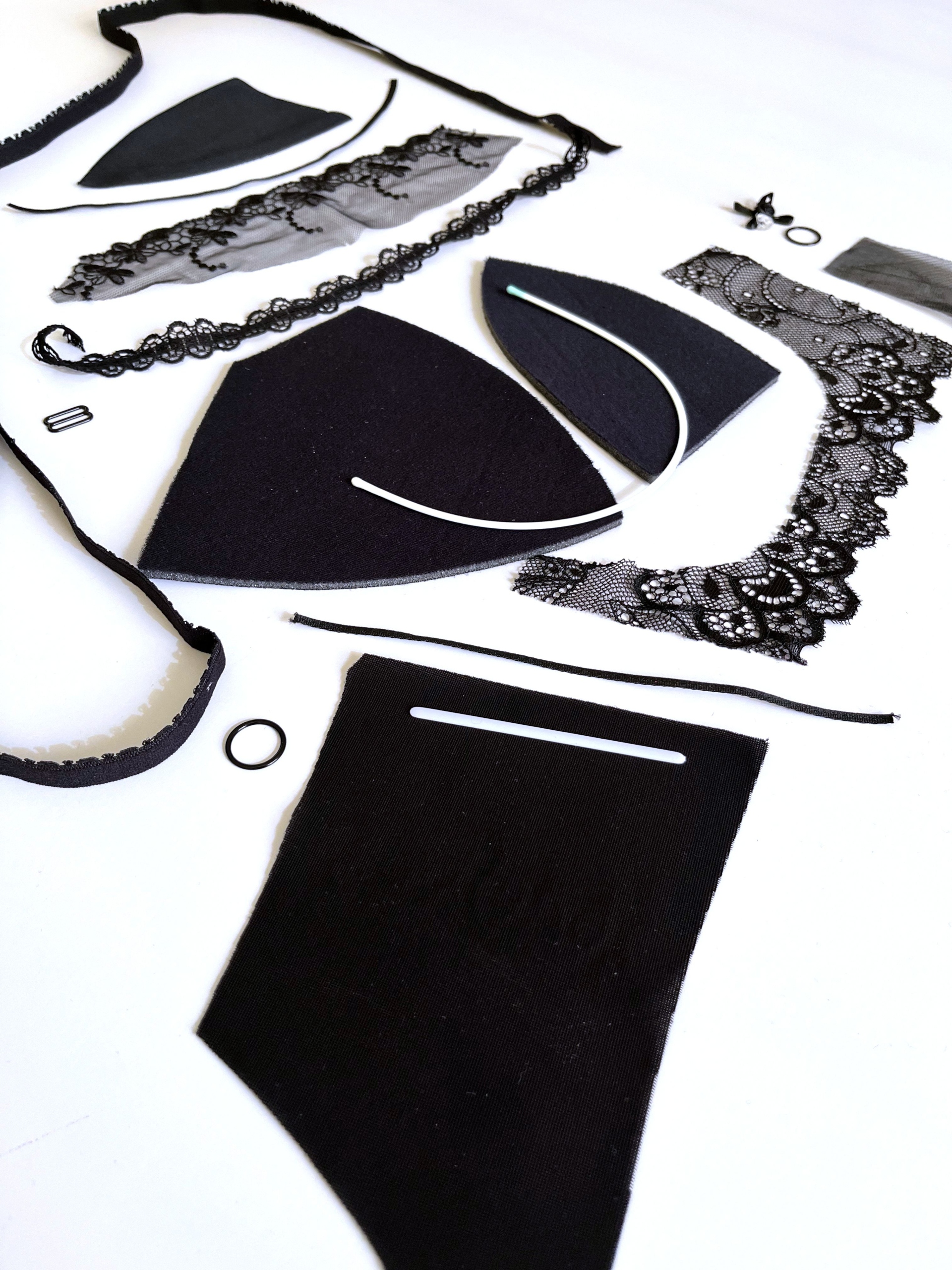 Corin biustonosz Dolly 16872; 65E Rodzaj push-up