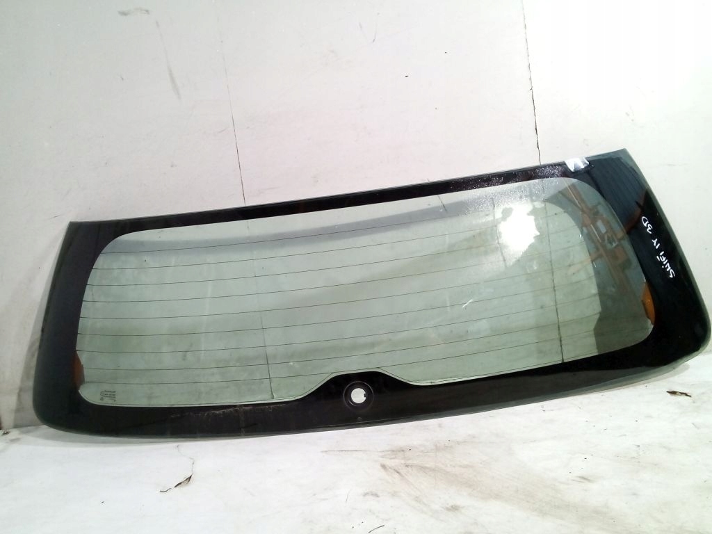 Suzuki Swift IV 3D Vitre Arrière du capot