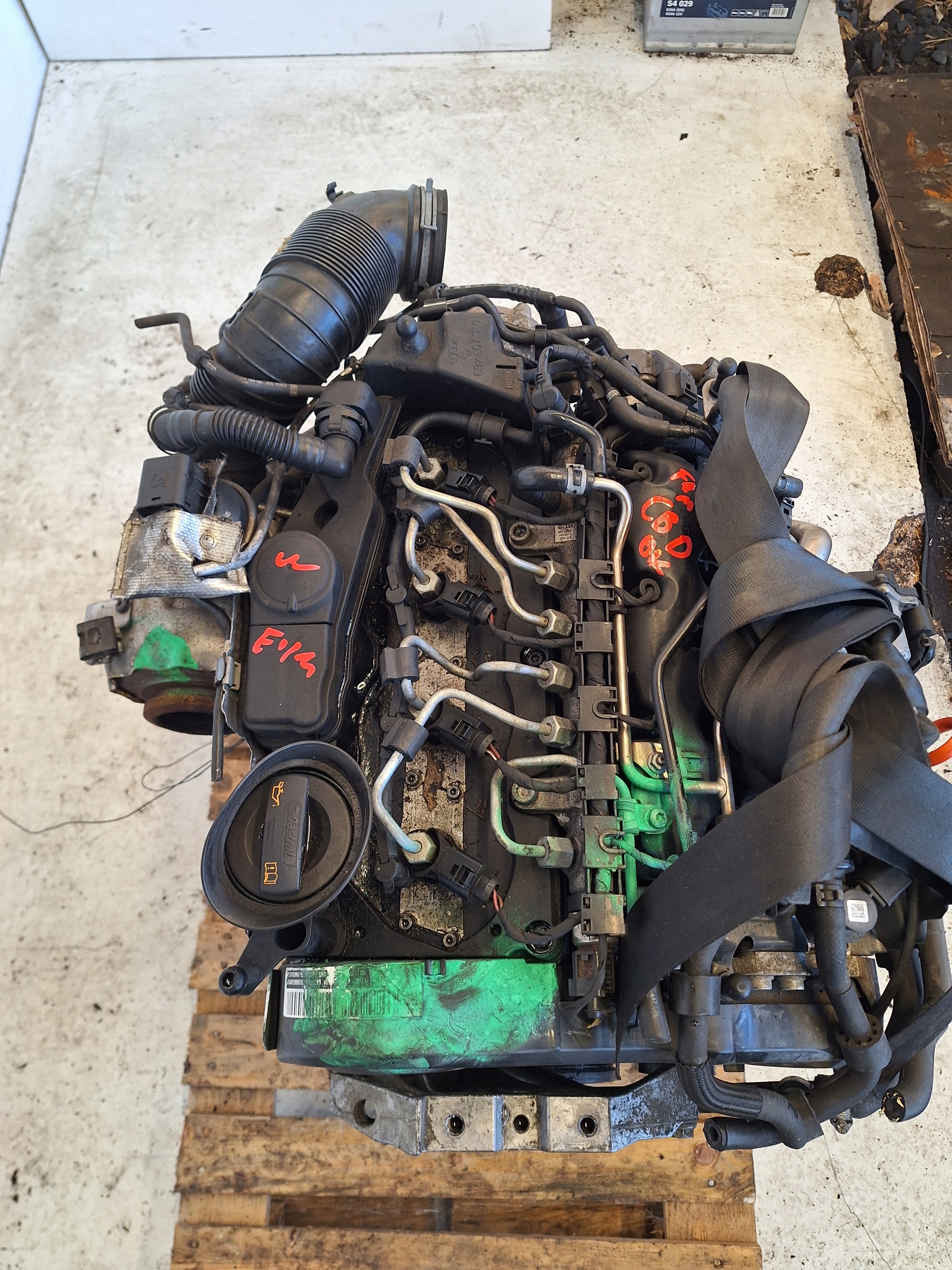VOLKSWAGEN SEAT SKODA AUDI engine 2.0 TDI CBD !!! plastic KOLEKTROR !!!
