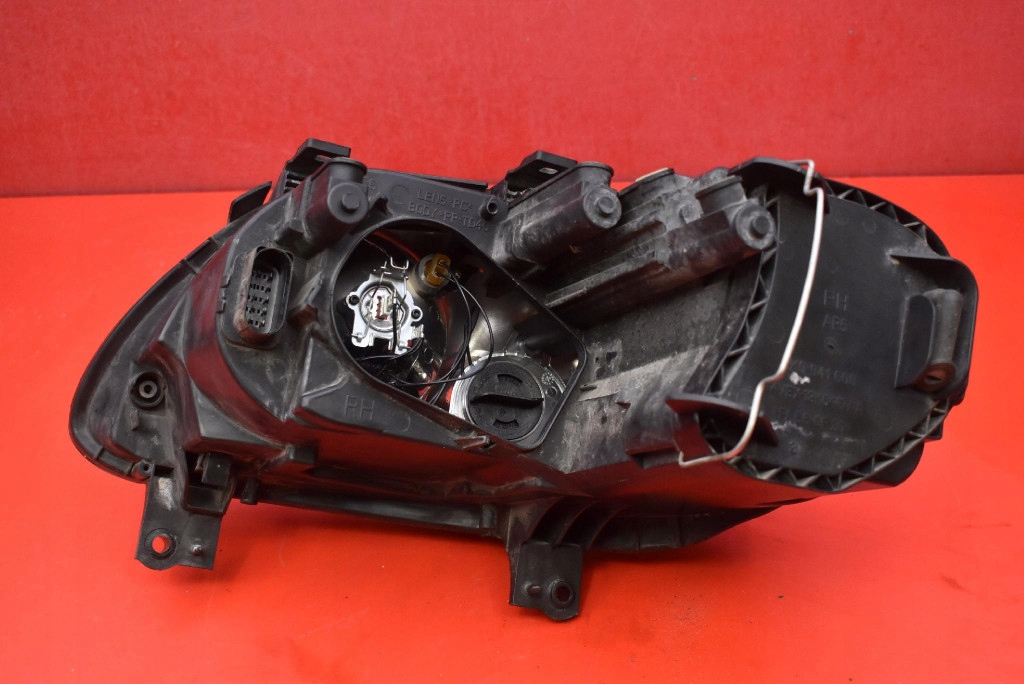 REFLEKTOR right light front EU 2K0941006B VW TOURAN 1 and 03-06