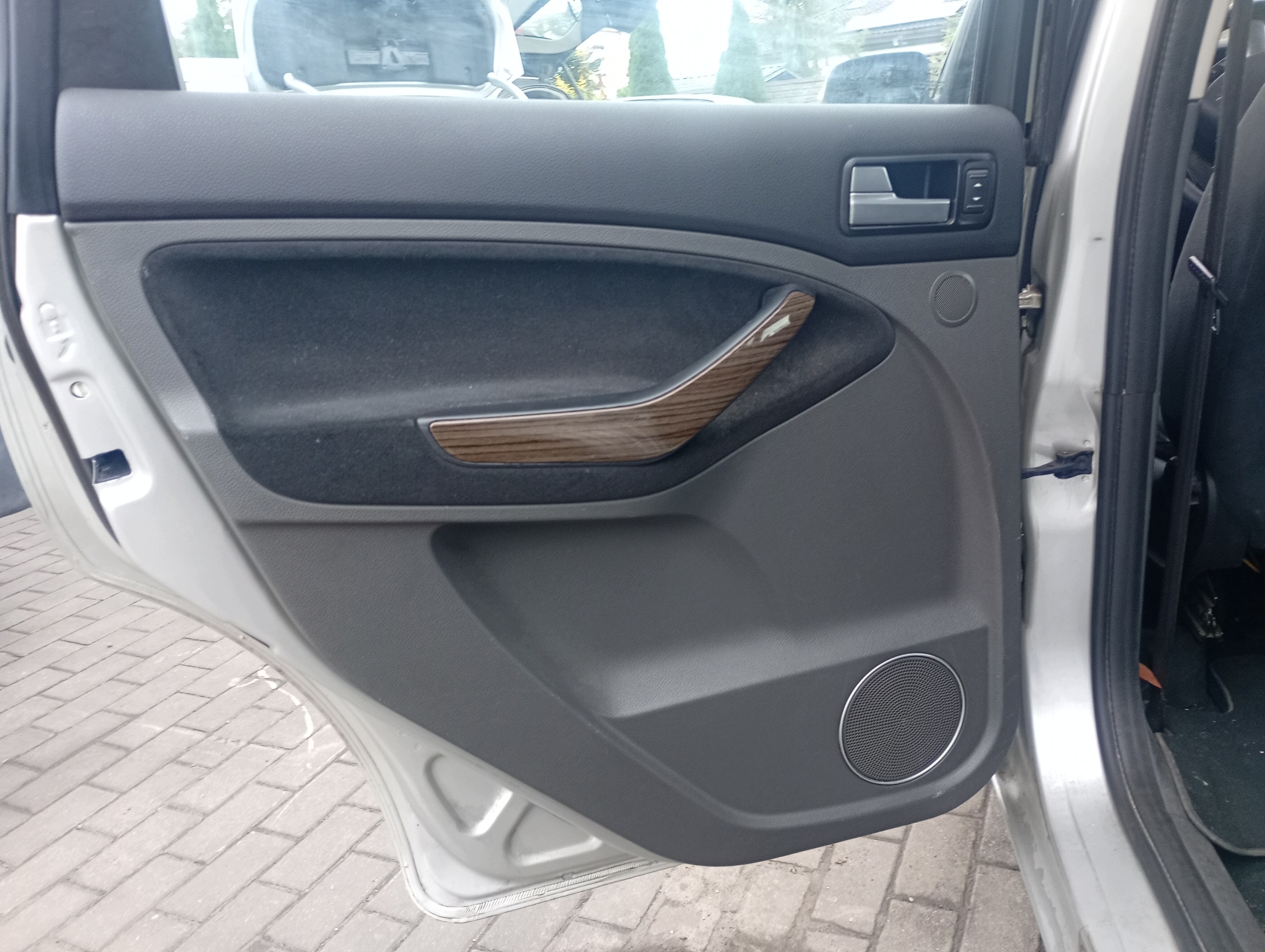 upholstery left side left rear part Ford C-MAX 1 and FL 07-11