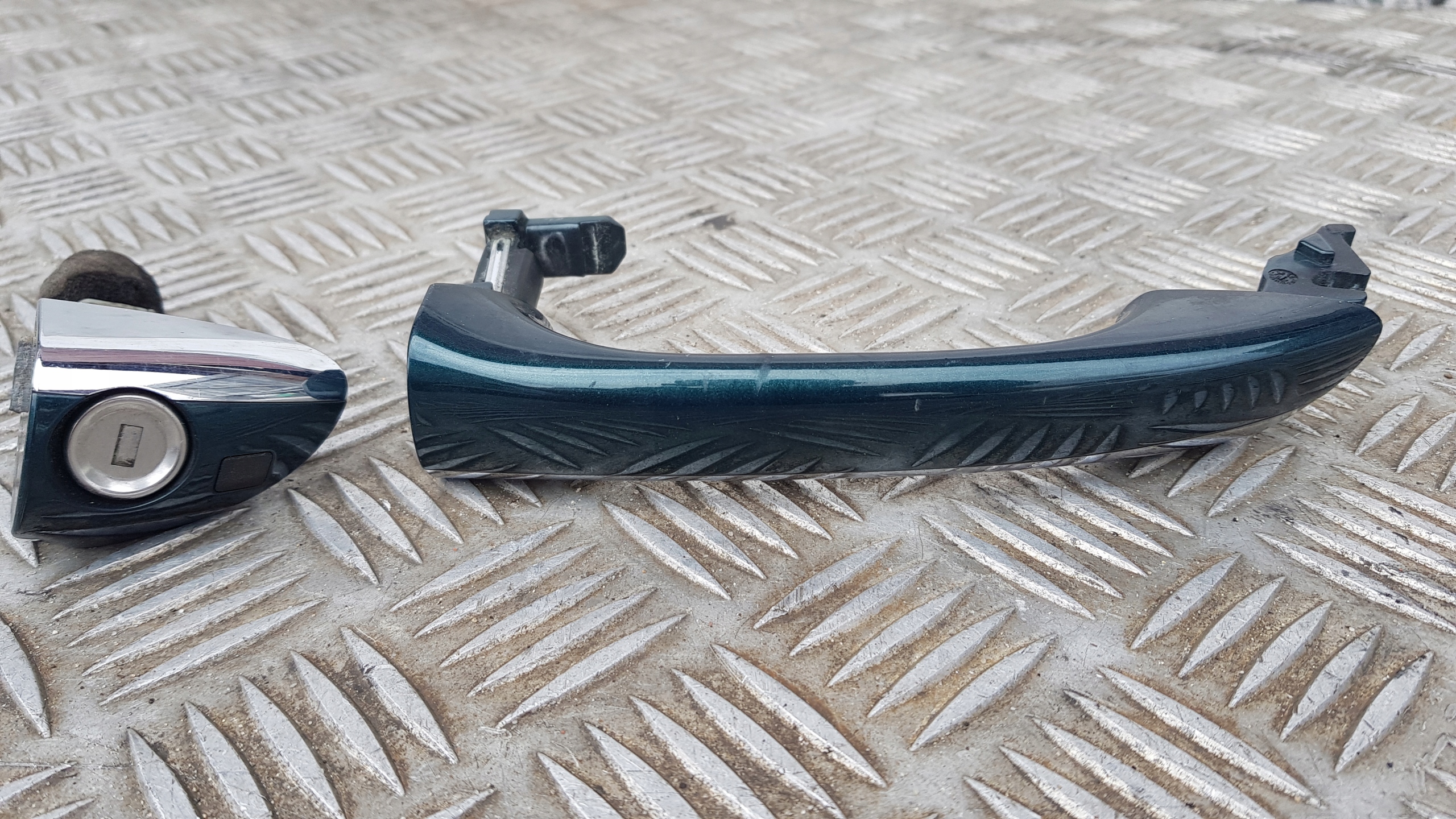 MERCEDES W210 handle lock cylinder of a lock left front