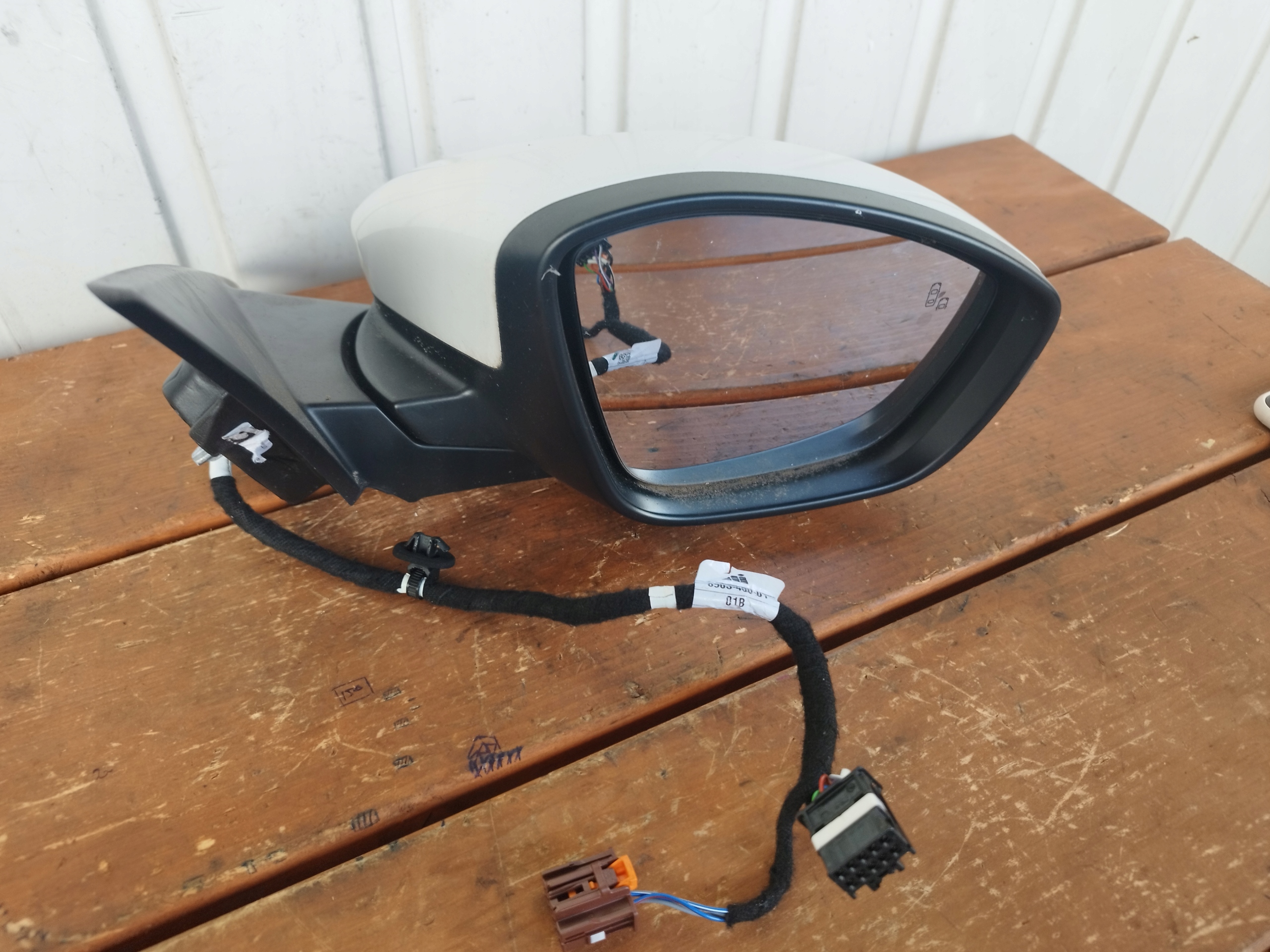 LUSTERKO PRAWE PEUGEOT 508 II 19R EWP