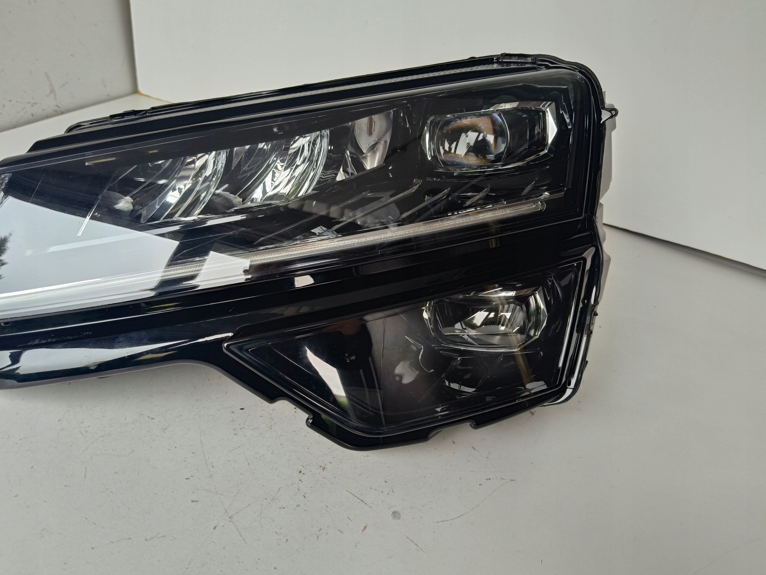 light left REFLEKTOR SKODA KAROQ 57A 17- FULL LED