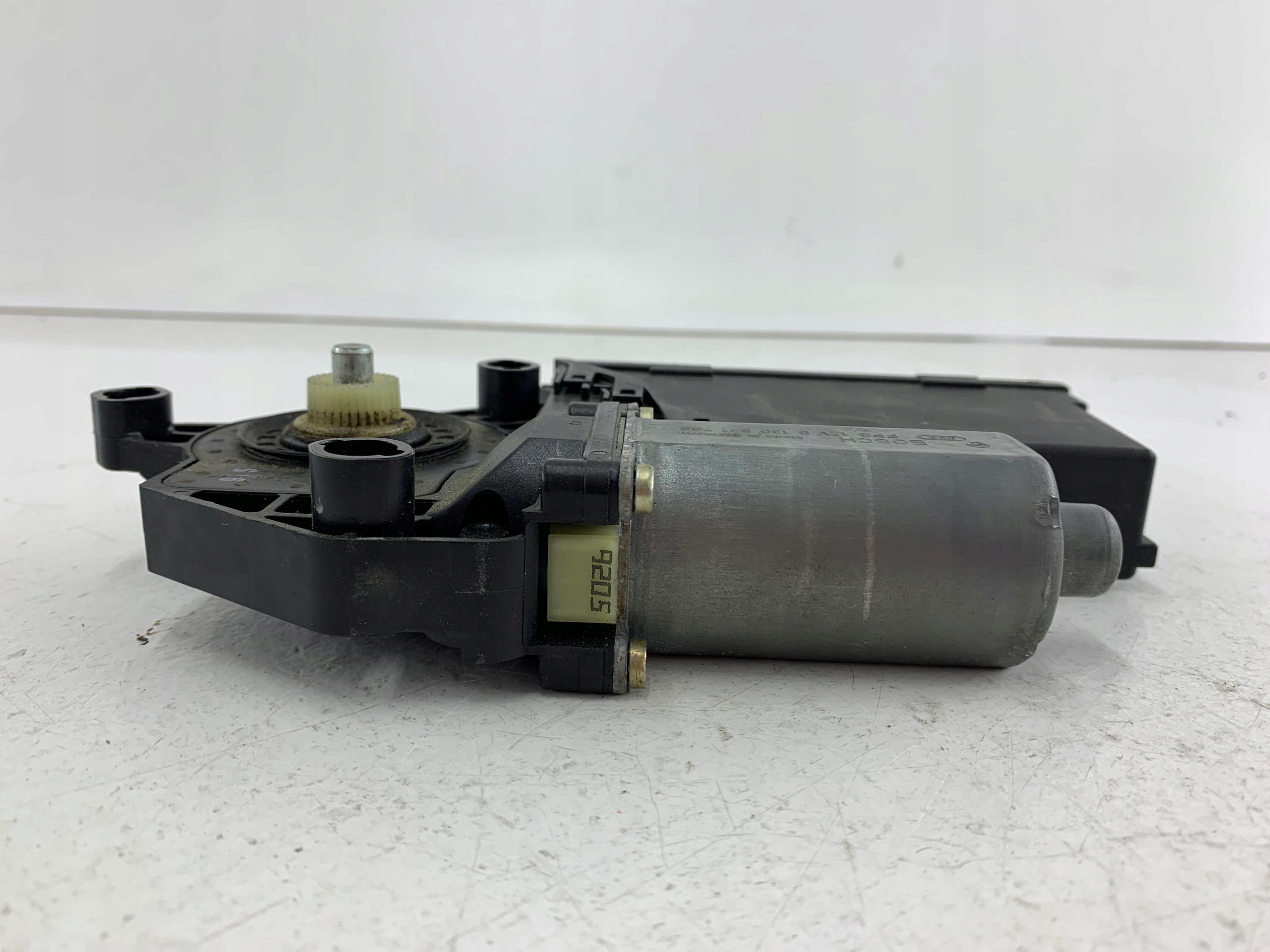 AUDI A4 B6 mini motor windows right rear part 8E0959802A