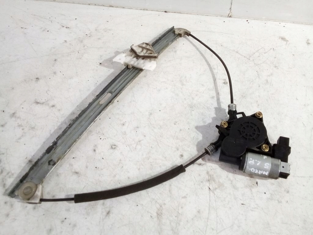 Mazda 5 a stahovačka okna levý předek
