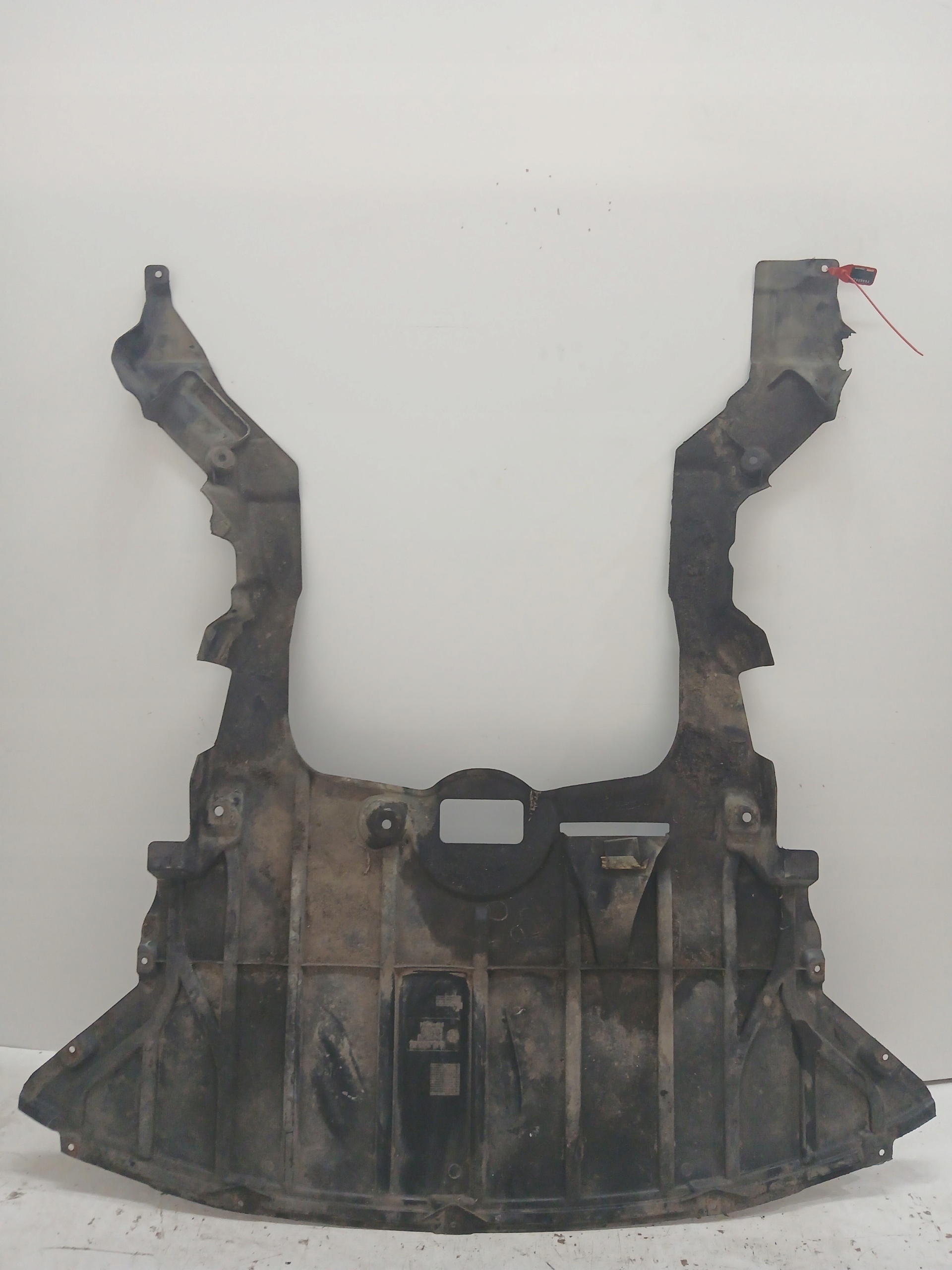 BMW X1 E84 cover below engine X DRIVE 2990575