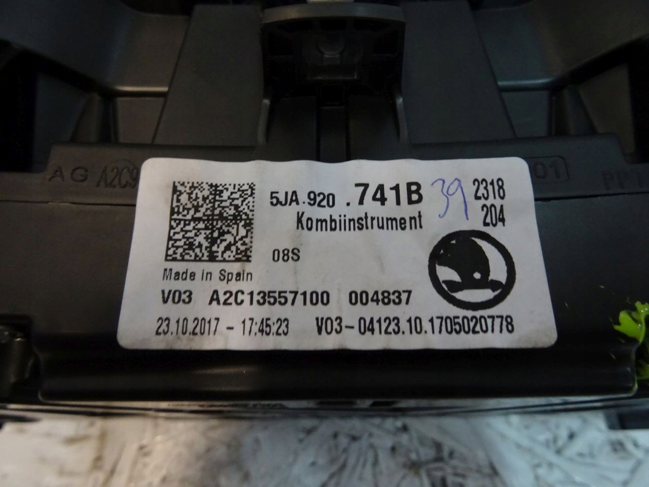 SKODA RAPID 1.4TDI dials 5JA920741B