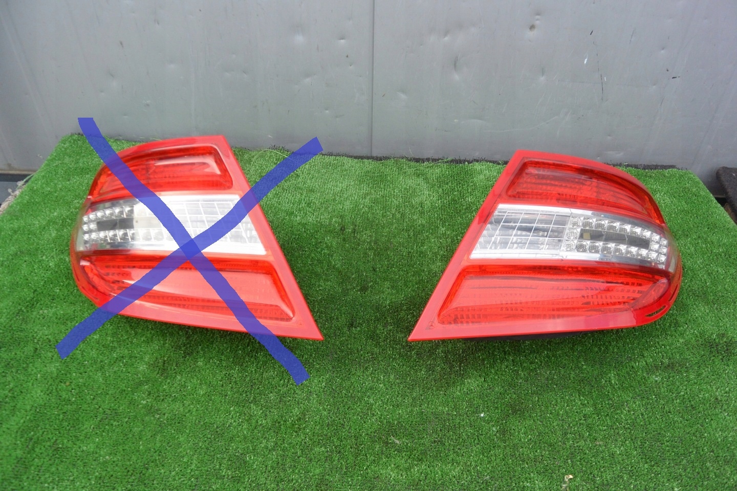 MERCEDES 204 sedan light left right rear part LED EU