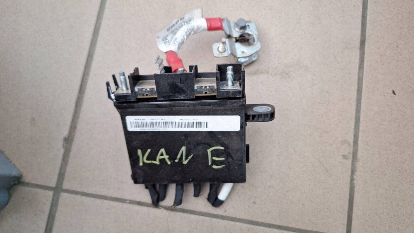 fuse box Renault Kangoo III 241148785R