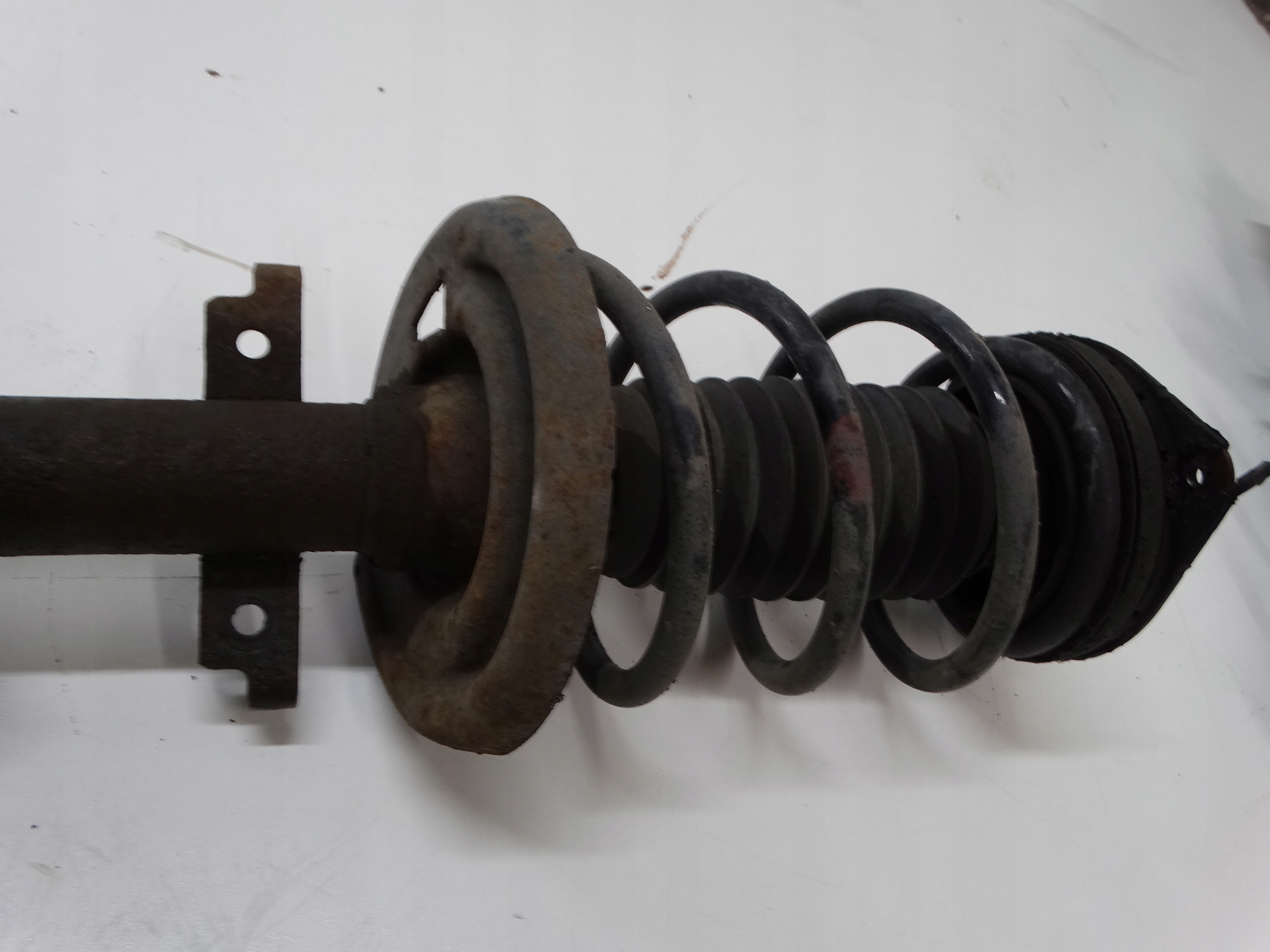 shock absorber left front RENAULT LAGUNA III Diesel