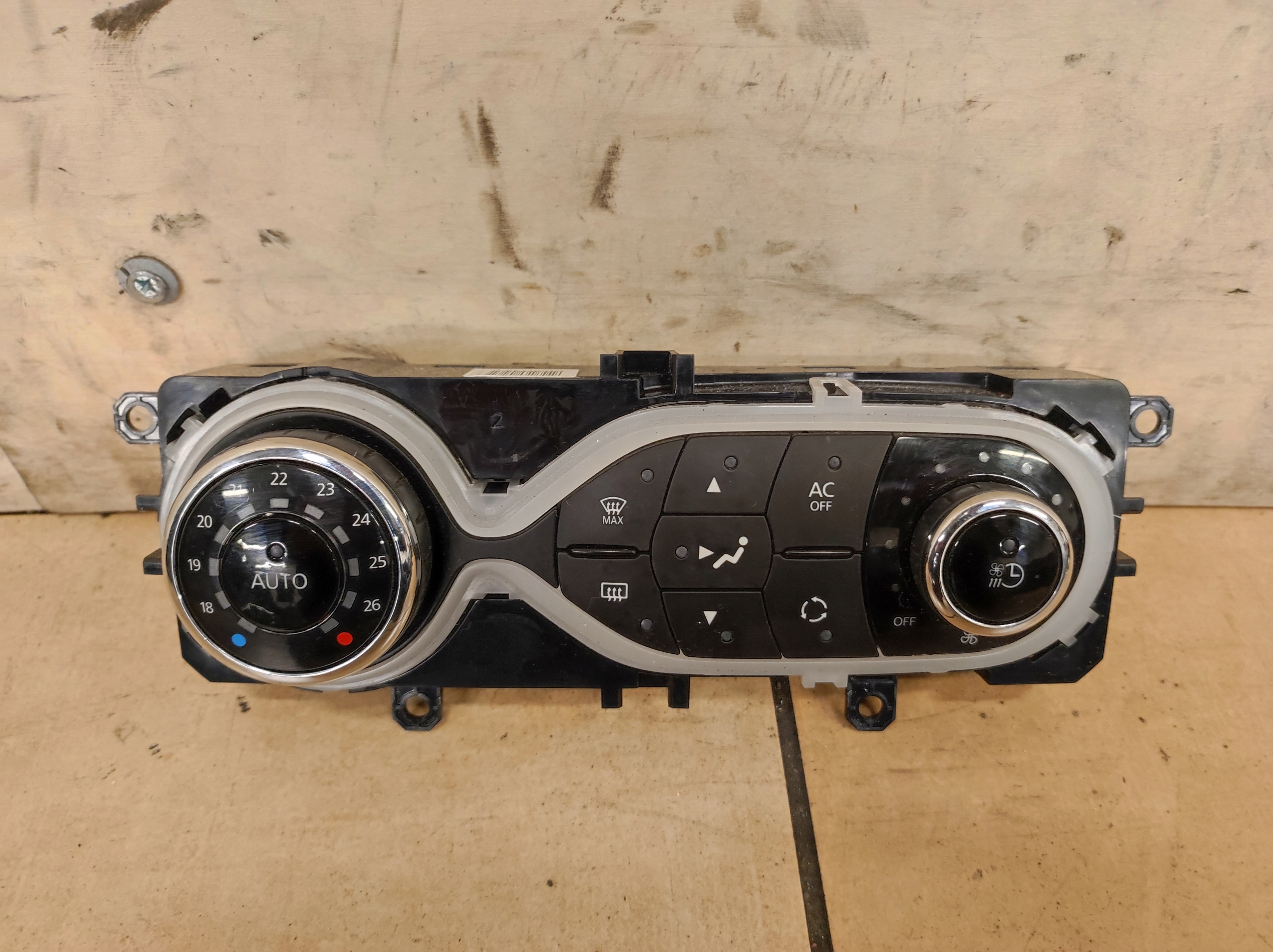 275100906R - Панель кондиціонера Renault ZOE і