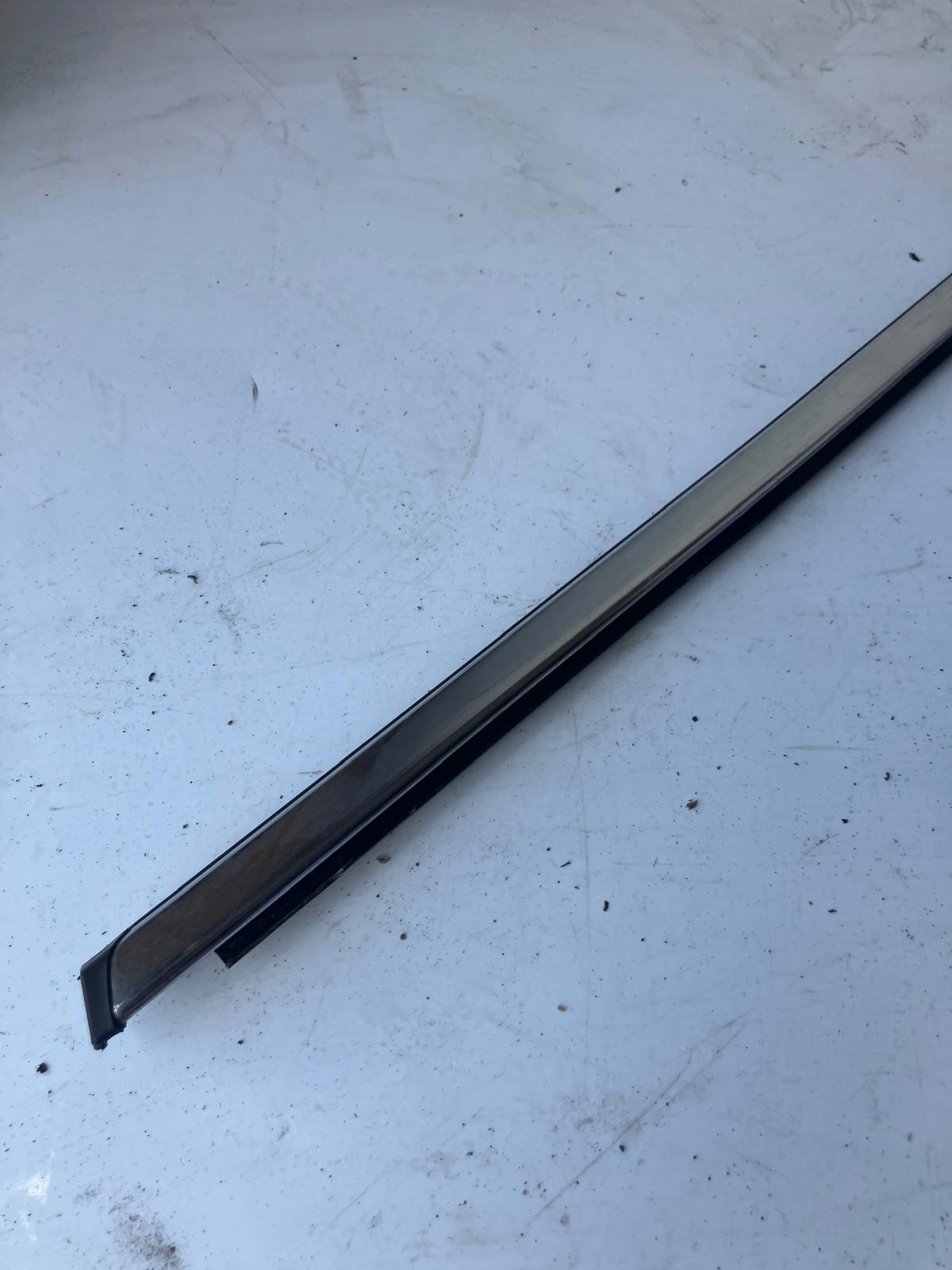 moulding dust door left front CITROEN C4 II B7 CHROM