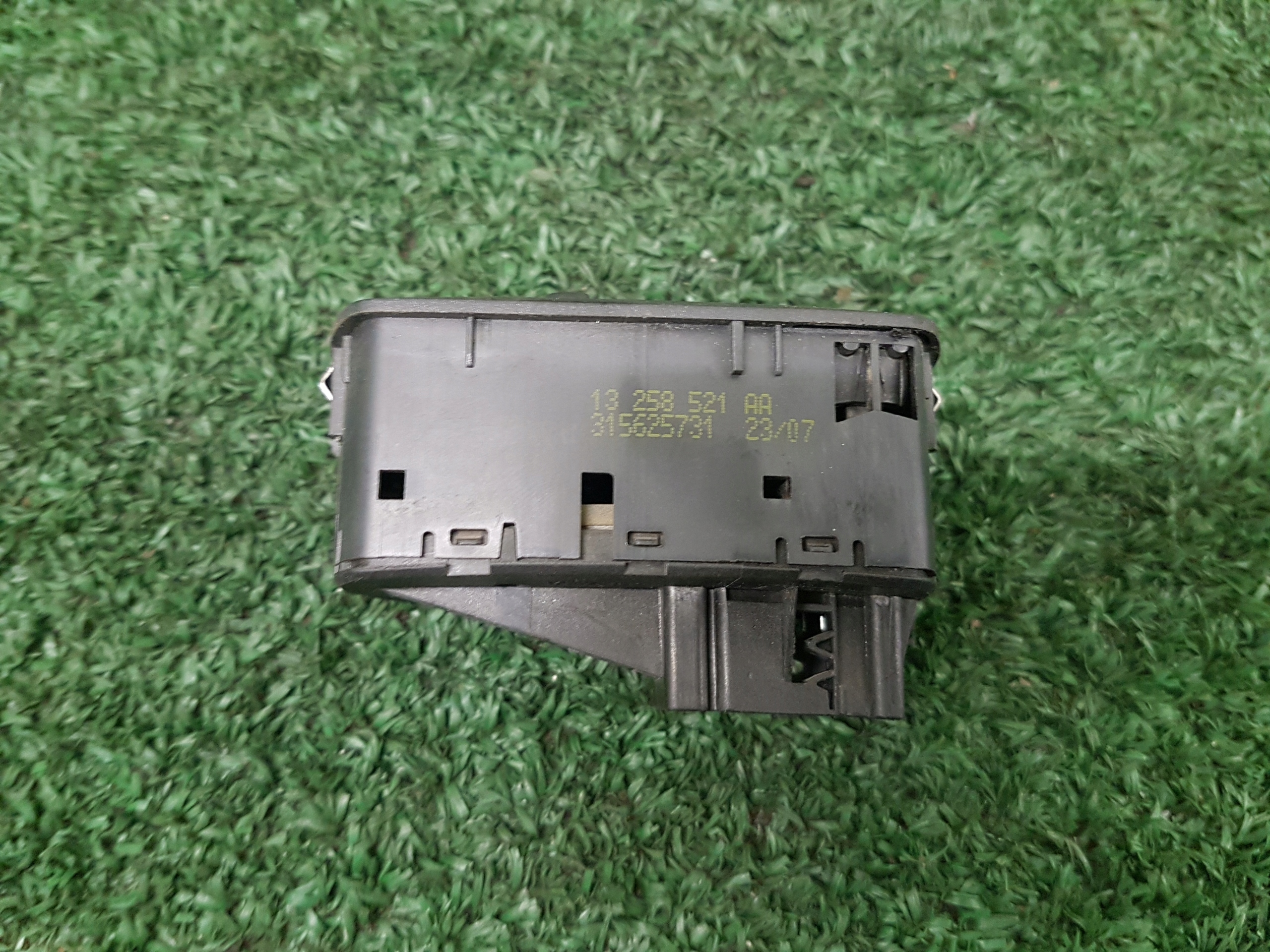 panel ovládání okna řidičů OPEL CORSA D