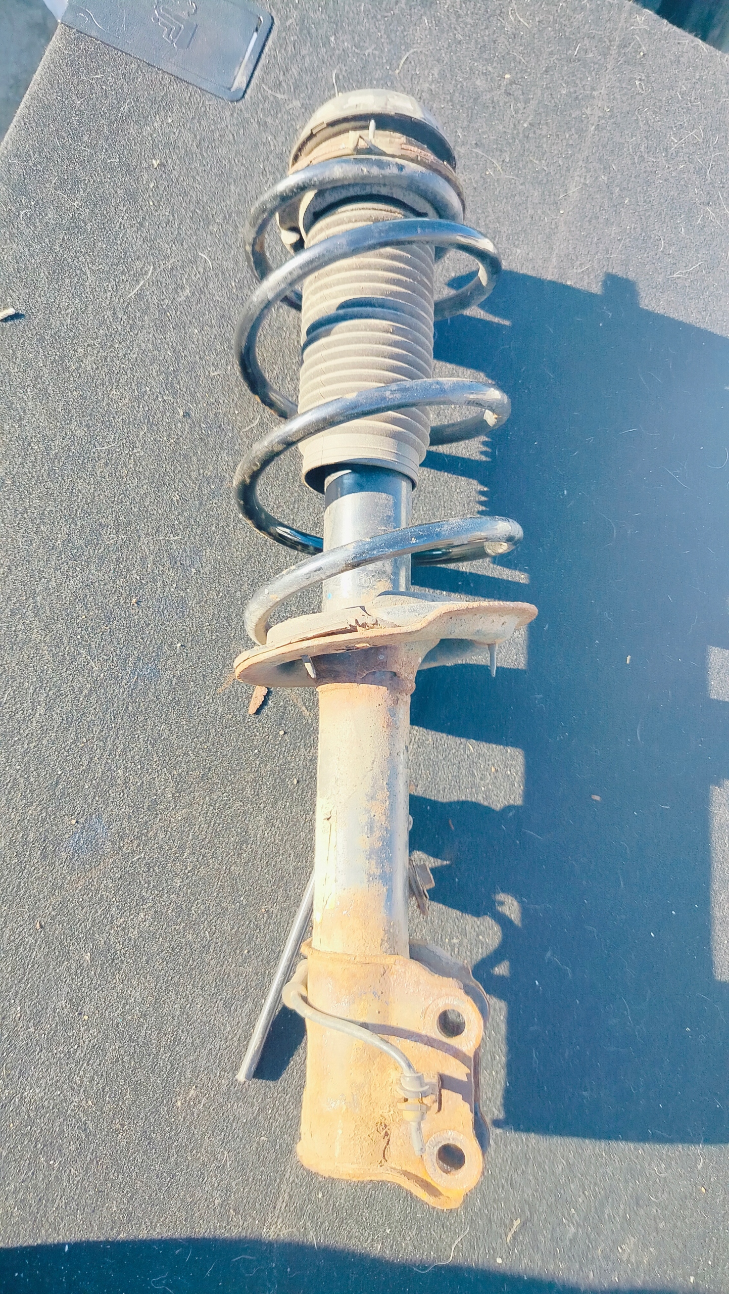 KIA Venga shock absorber right front front right 54660-1K000