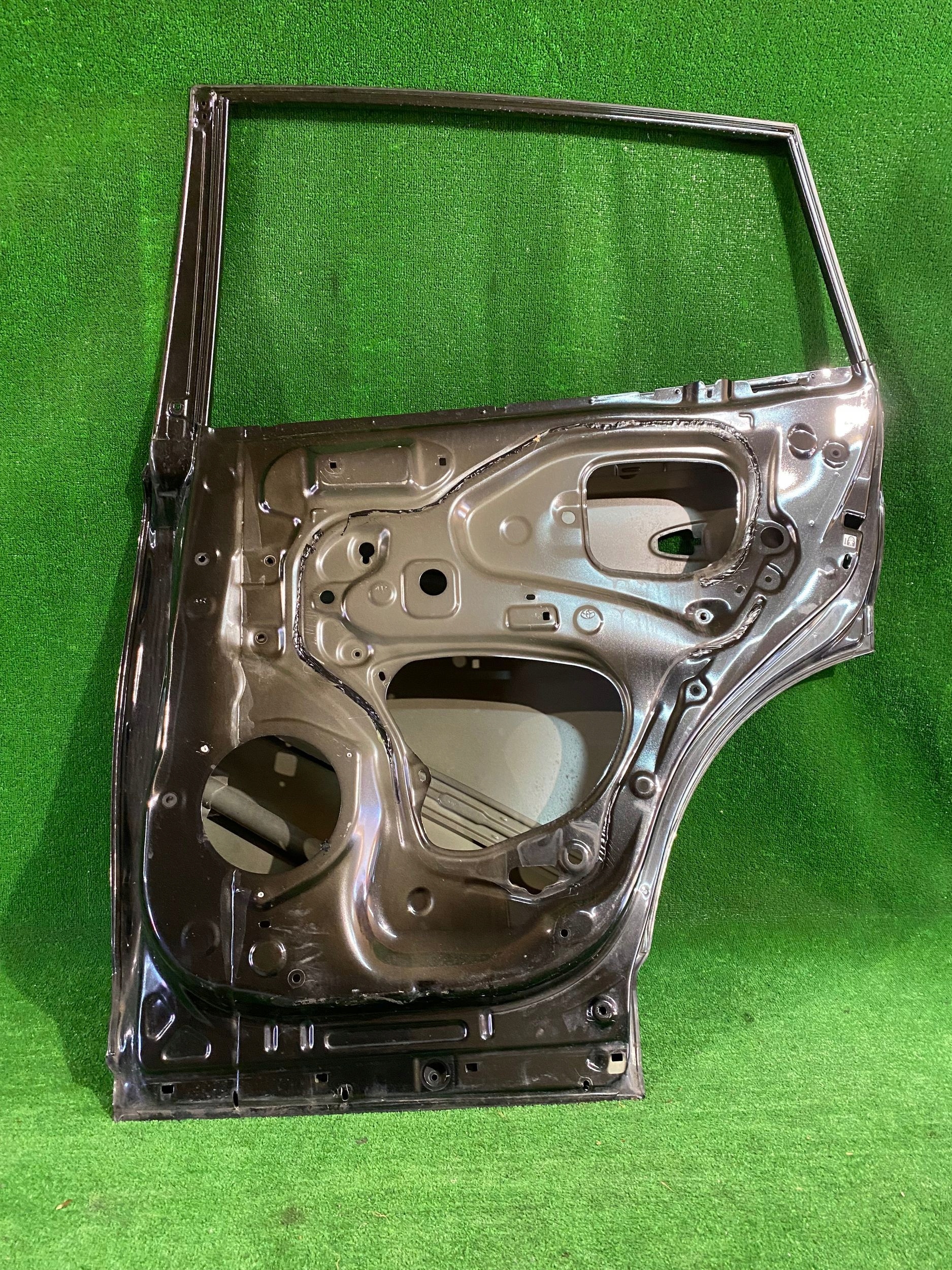 door rear. right right rear part TOYOTA RAV4 IV