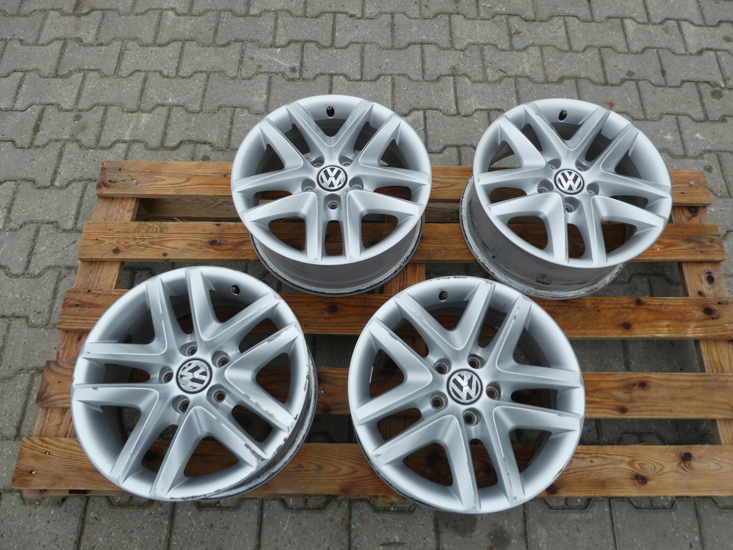 4X discs aluminium disc 5N0601025 VW 5X112