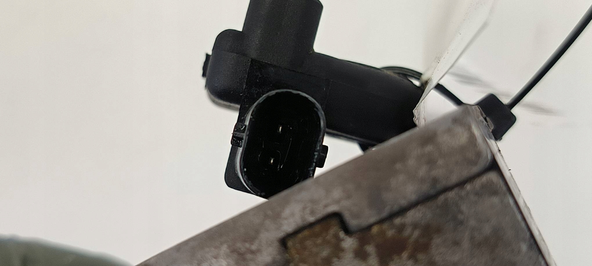 Serrure capot SKODA OCTAVIA III