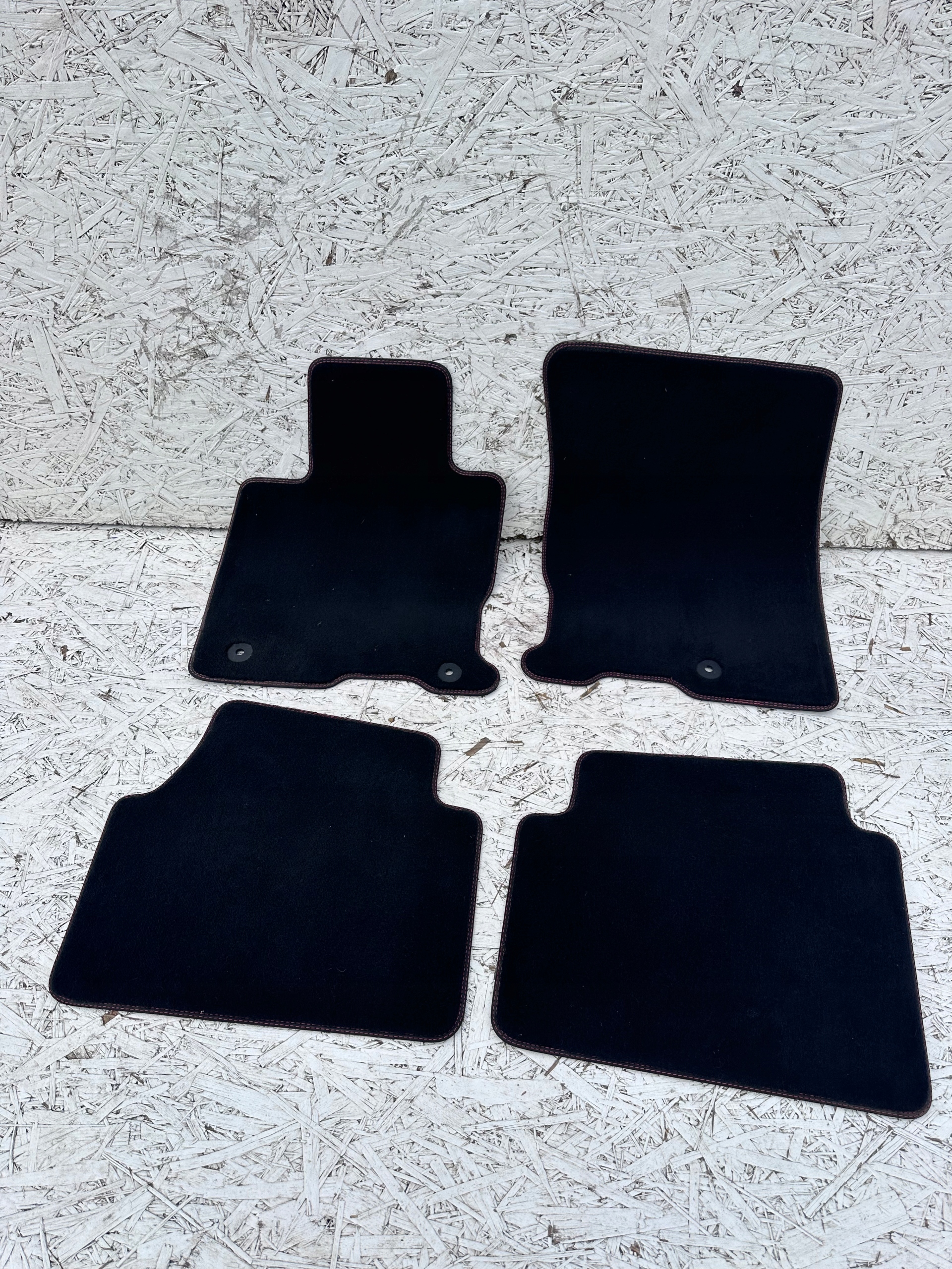 KUGA MK3 ST DYWANIKI WYCIERACZKI WELUROWE LV4B-S13086-SA