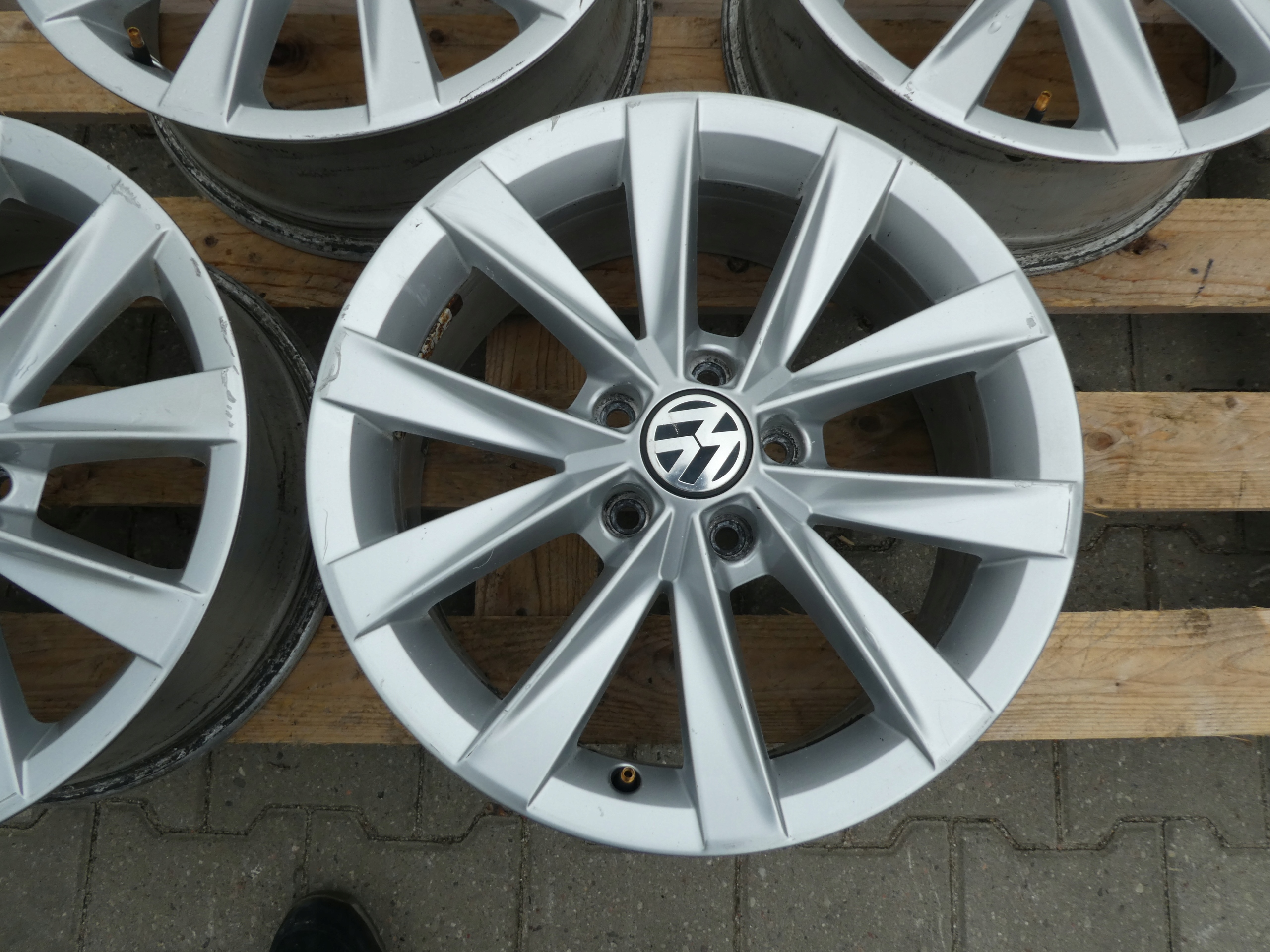 4X discs aluminium disc 3AA601025R VW 5X112